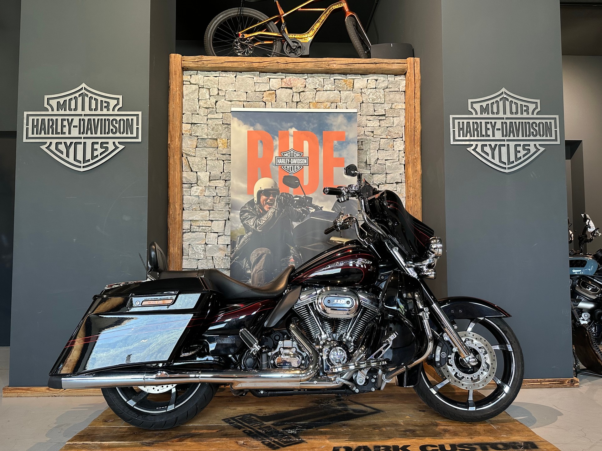 HARLEY-DAVIDSON FLHXSE Street Glide ABS CVO