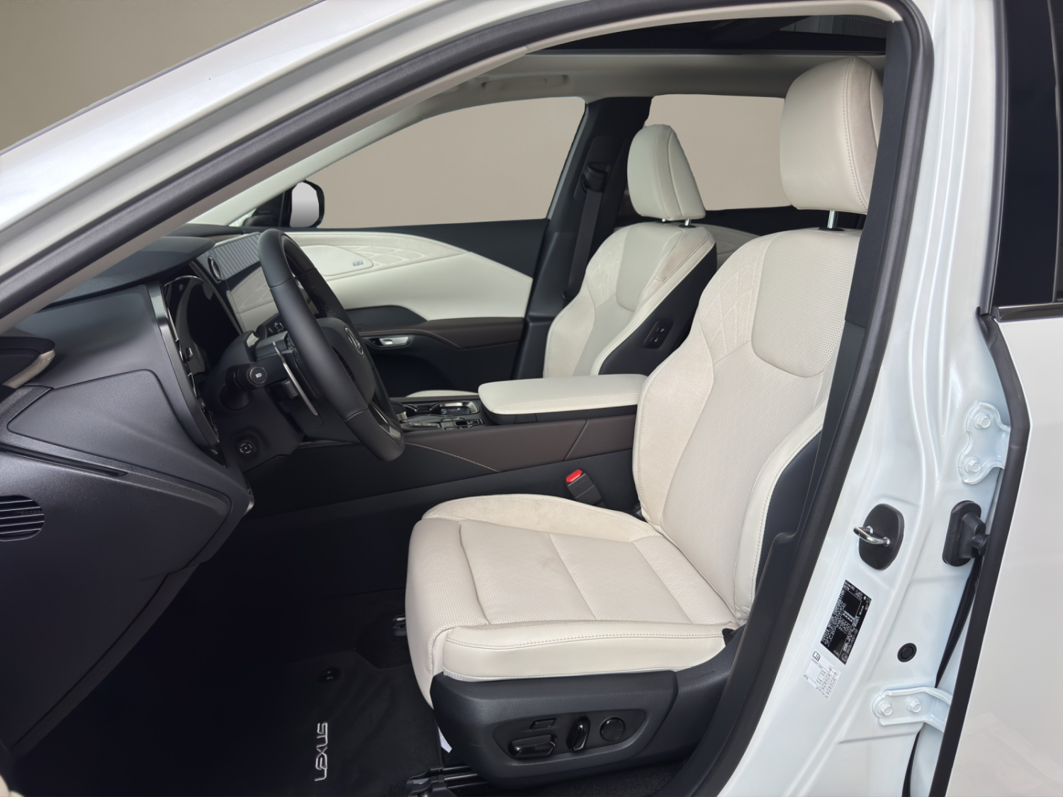 LEXUS RX 450h+ Excellence-image-8