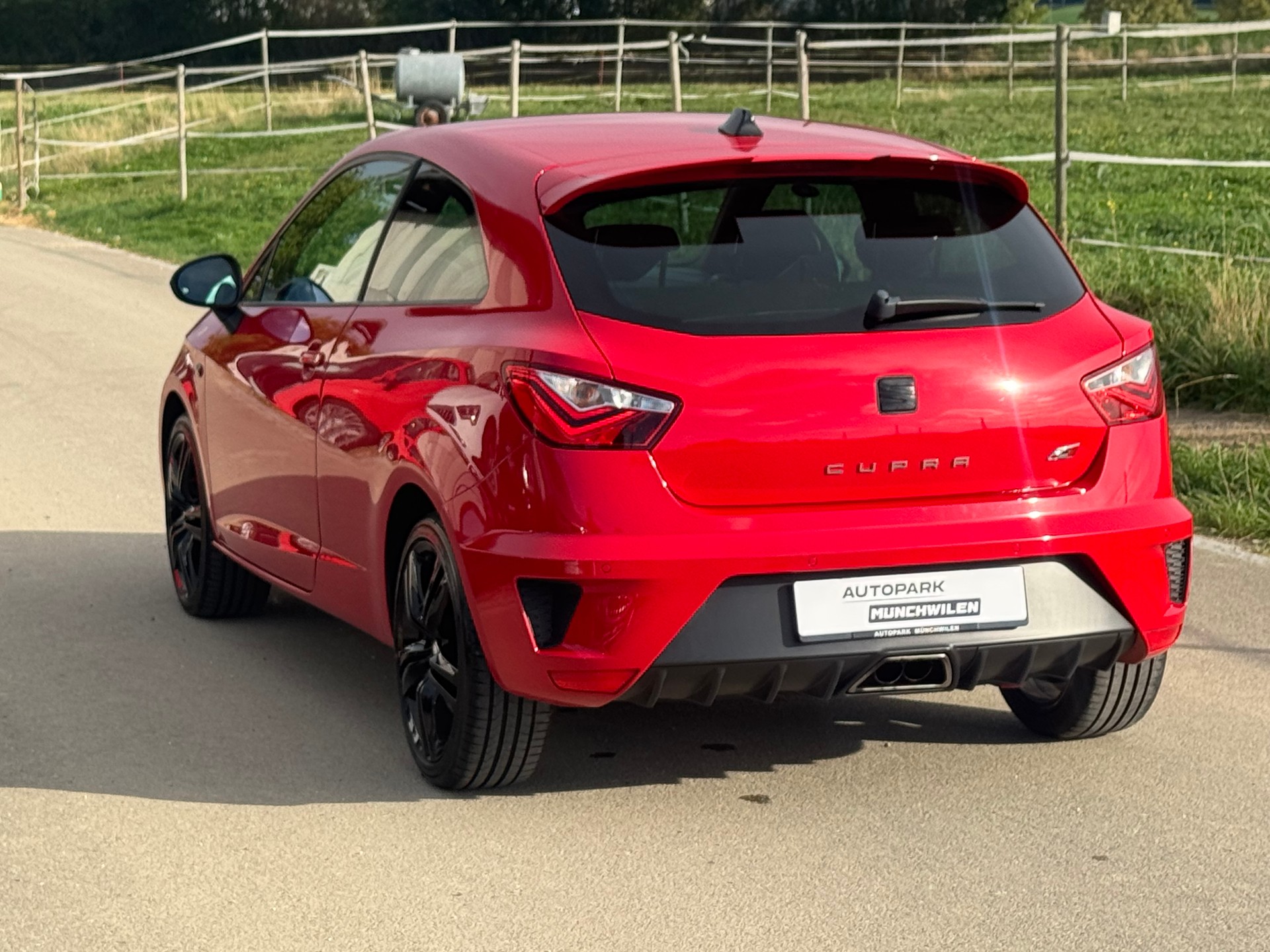 SEAT Ibiza SC 1.4 TSI Cupra DSG-image-3