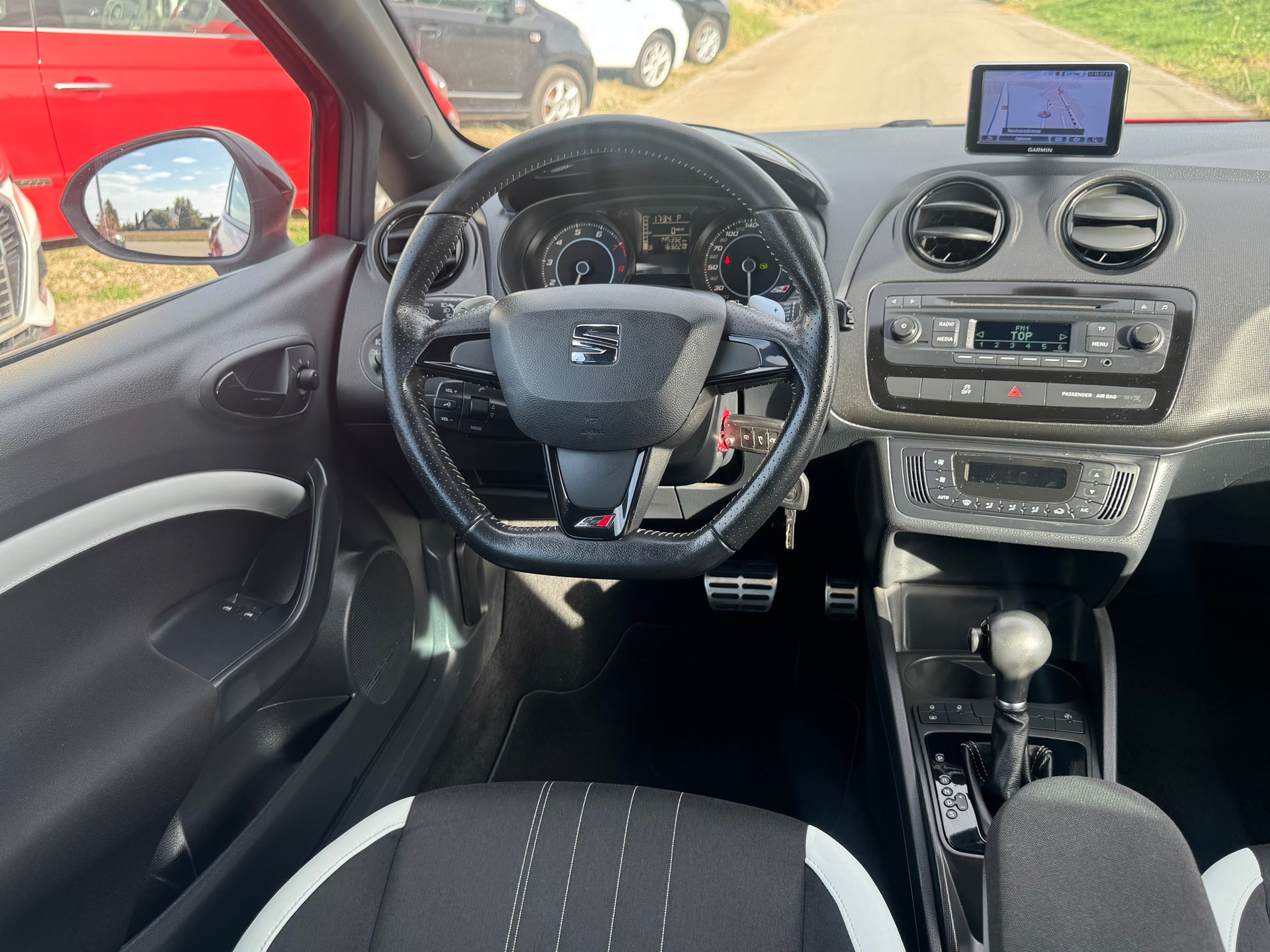 SEAT Ibiza SC 1.4 TSI Cupra DSG-image-8