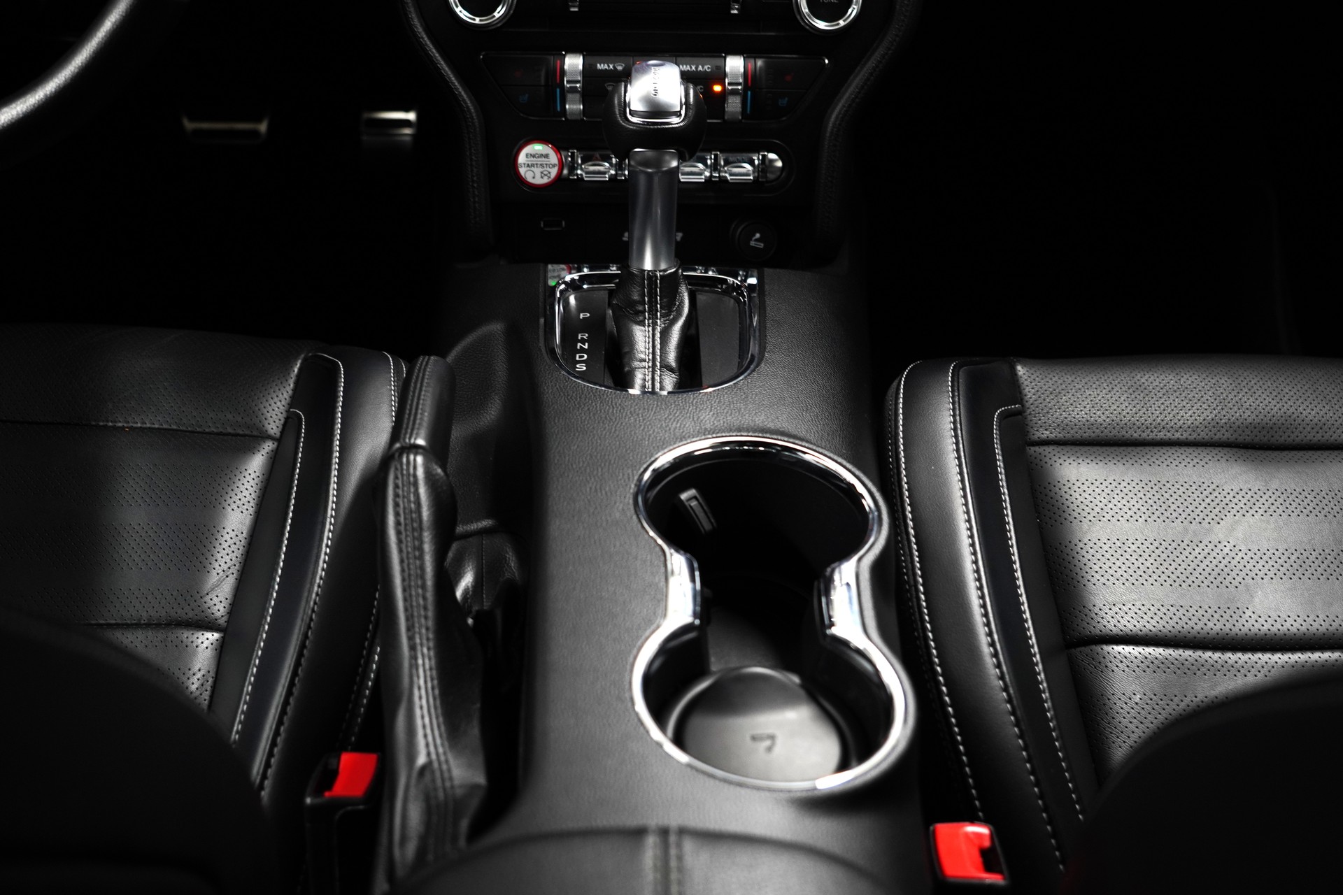 FORD Mustang Convertible 2.3 Automat-image-15