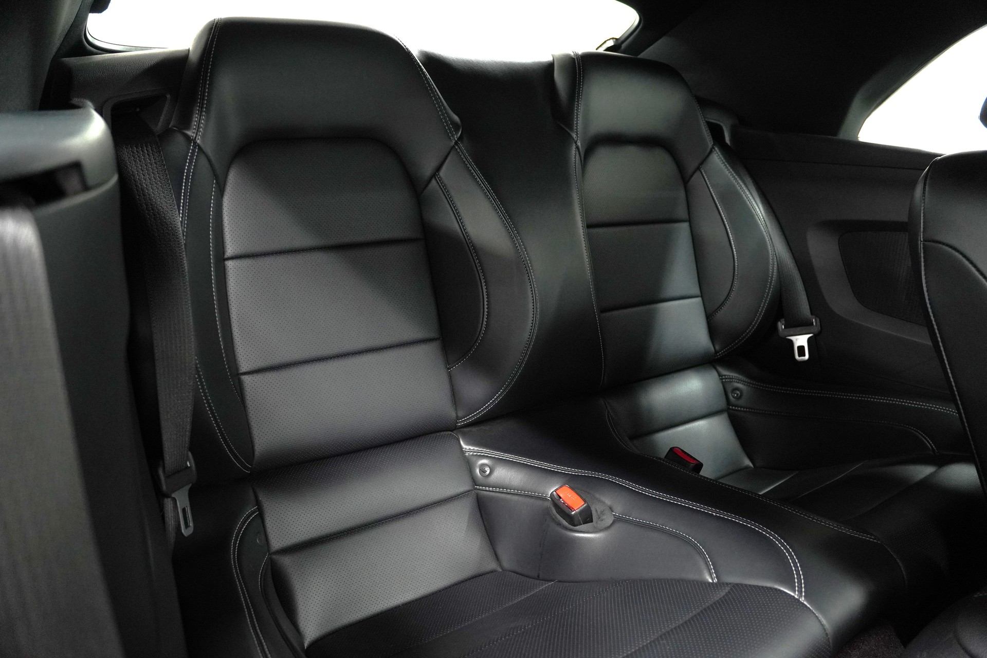 FORD Mustang Convertible 2.3 Automat-image-29