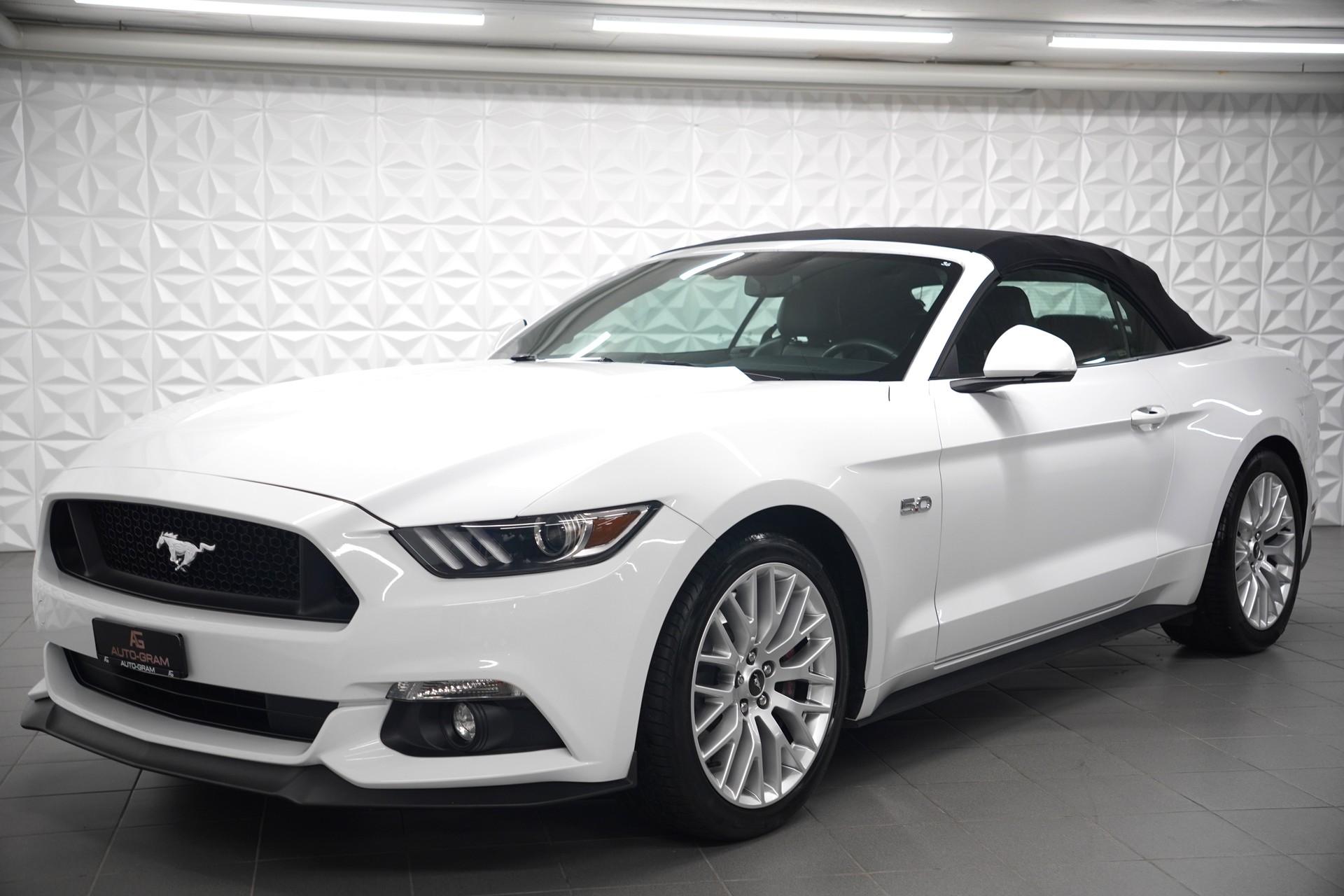 FORD Mustang Convertible 2.3 Automat-image-0