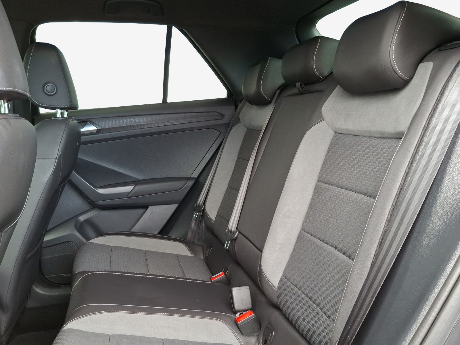 VW T-Roc 1.5 TSI EVO Sport DSG-image-11