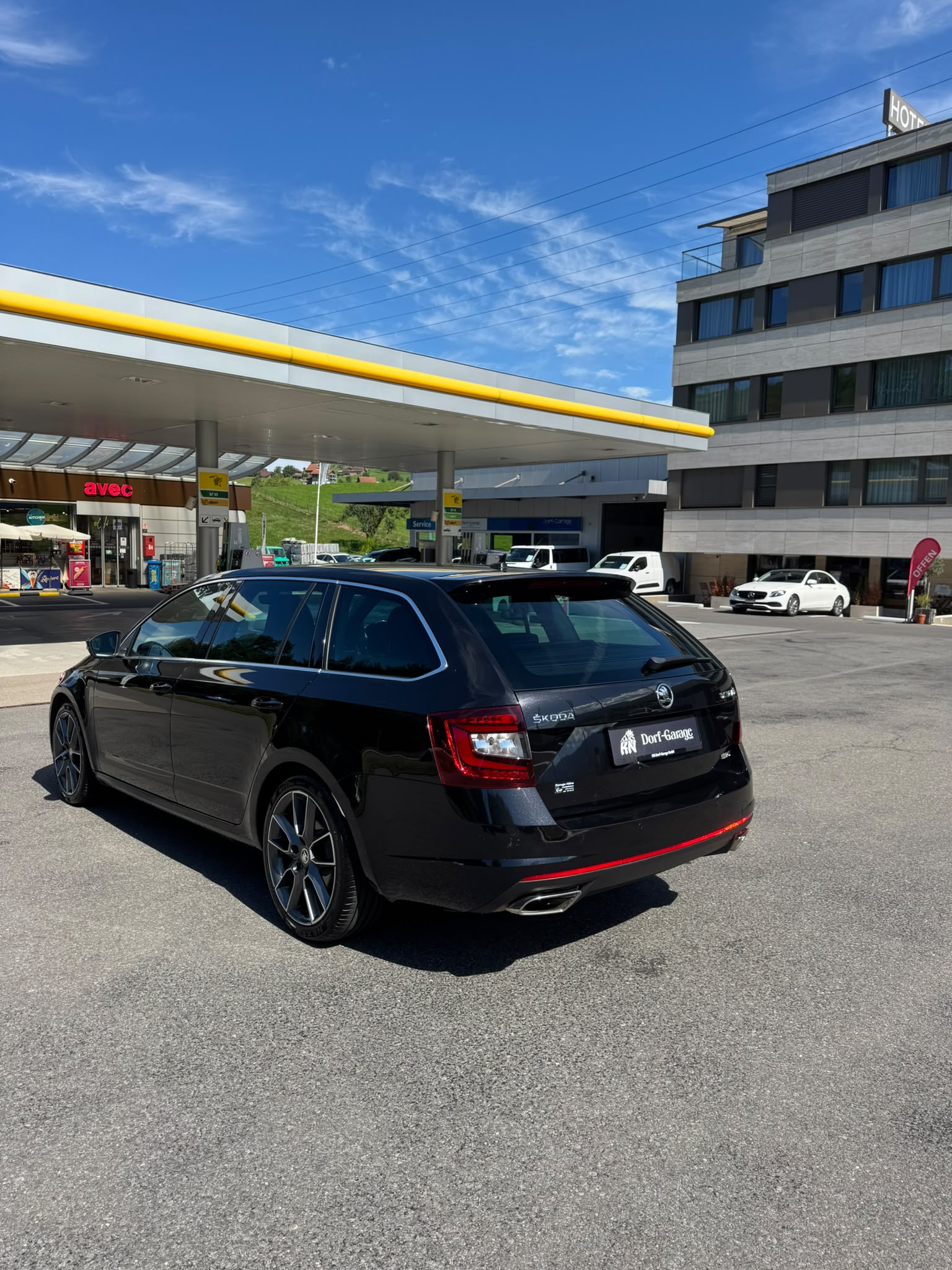 SKODA Octavia Combi 2.0 TSI RS DSG-image-4
