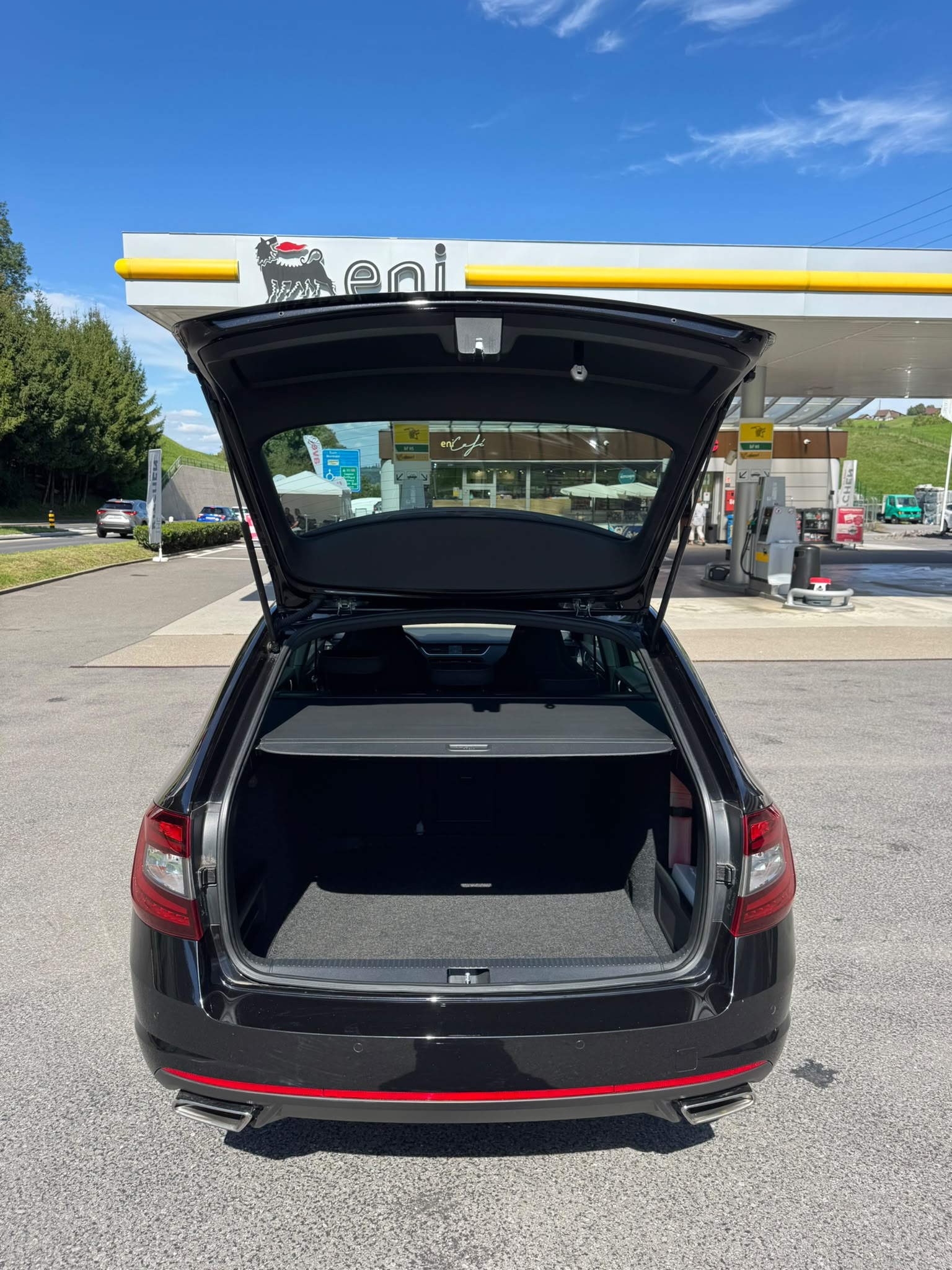 SKODA Octavia Combi 2.0 TSI RS DSG-image-13