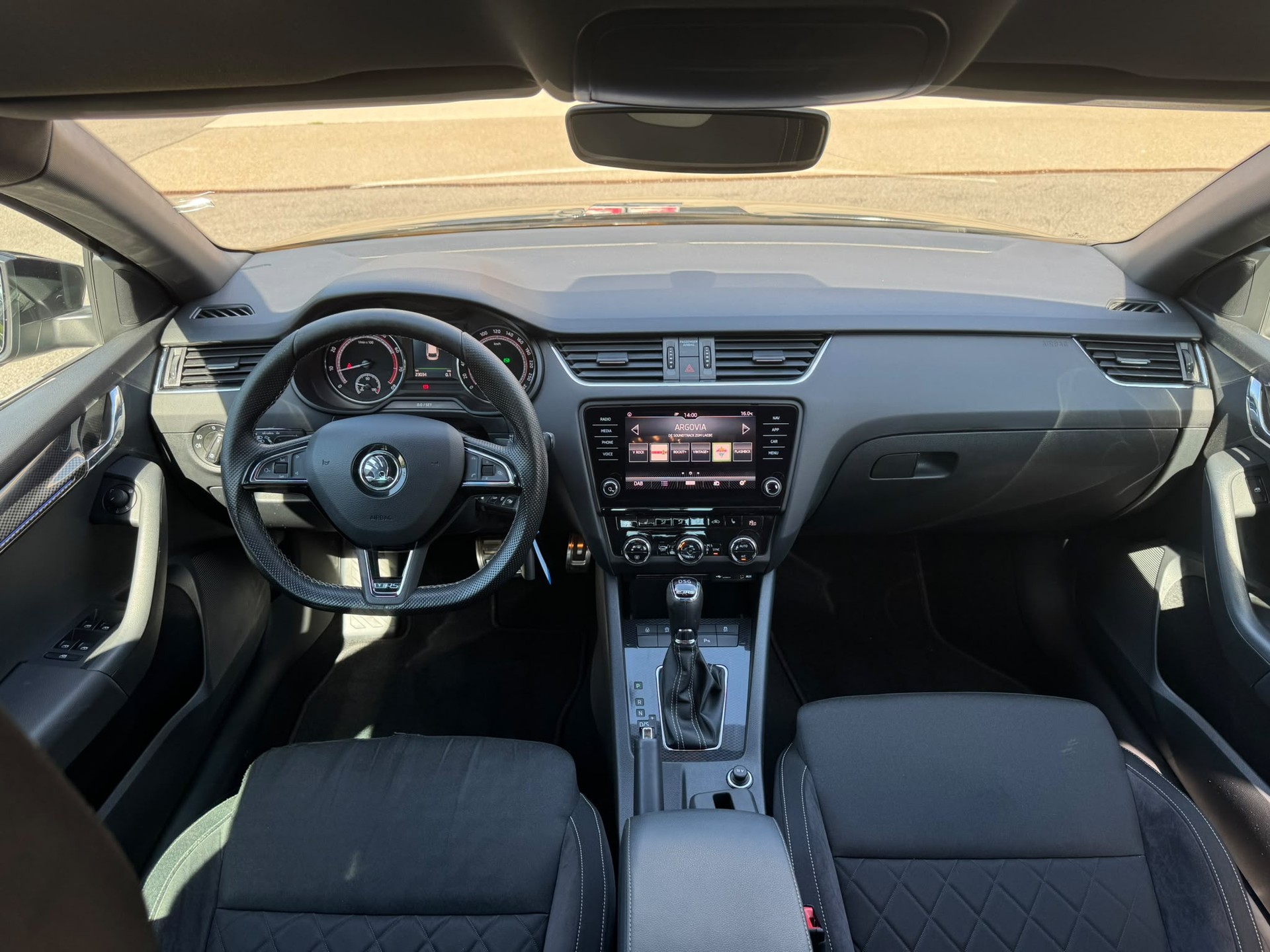 SKODA Octavia Combi 2.0 TSI RS DSG-image-8