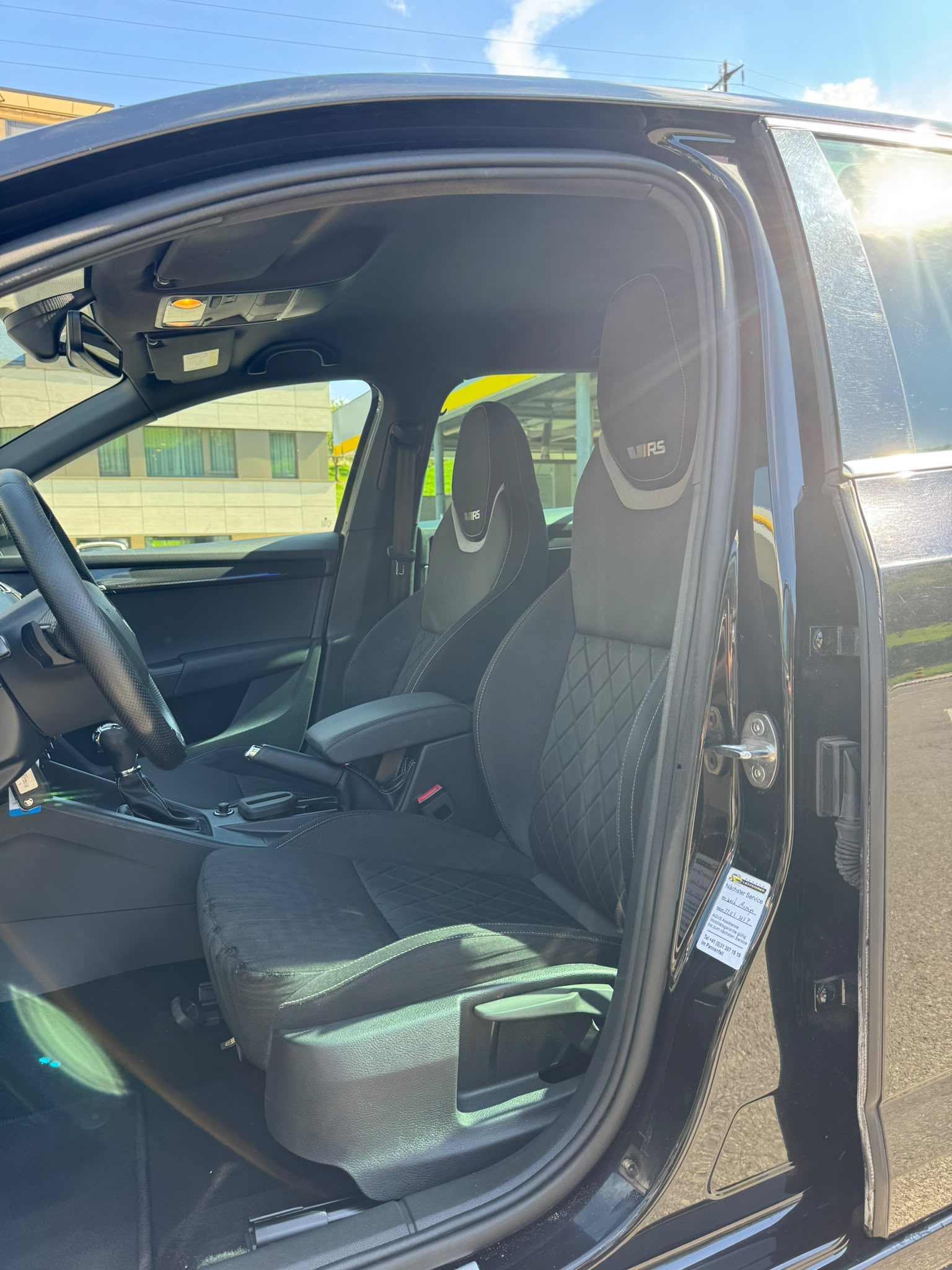 SKODA Octavia Combi 2.0 TSI RS DSG-image-9