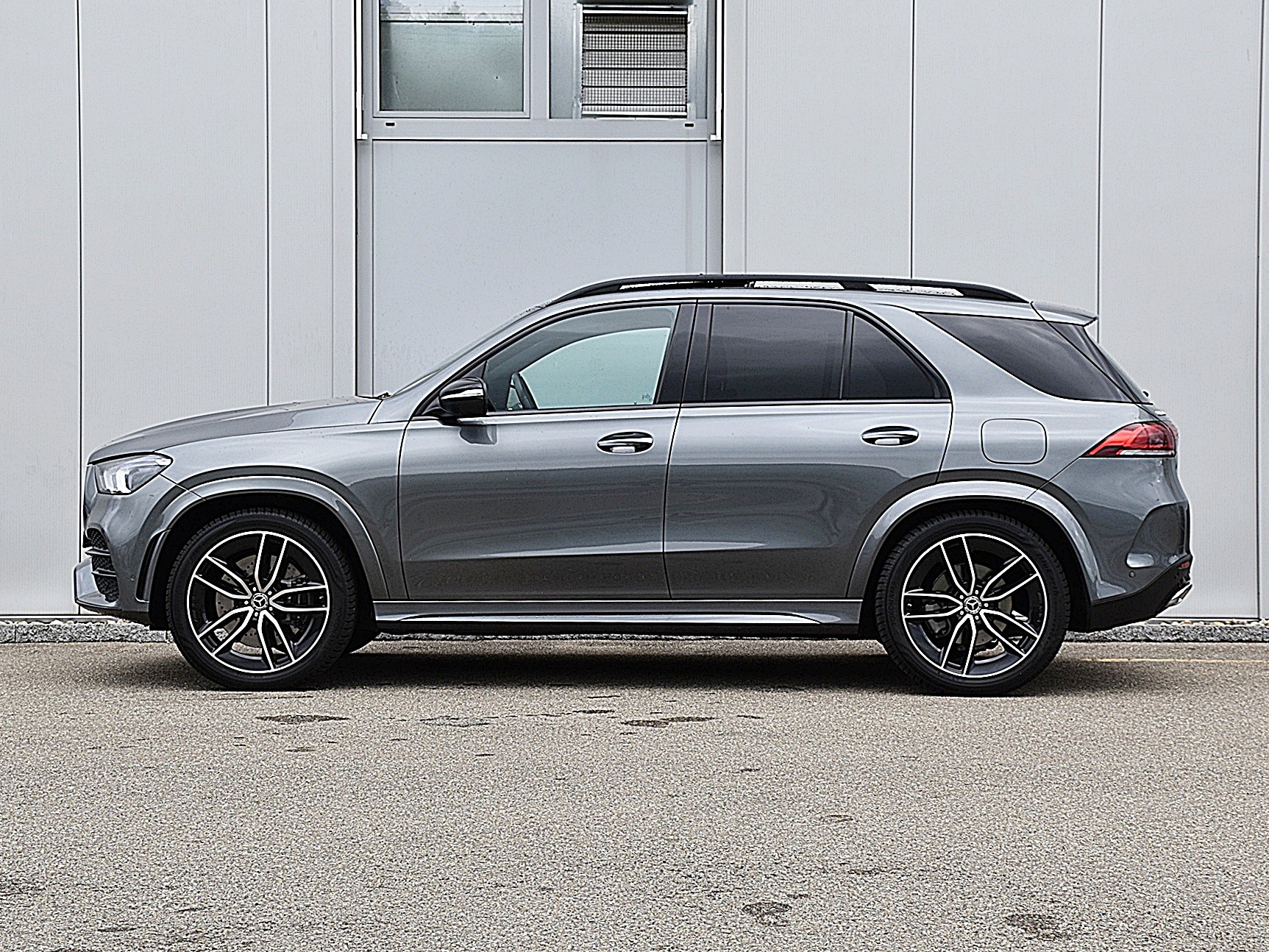 MERCEDES-BENZ GLE 350 de 4Matic 9G-Tronic AMG Line-image-2