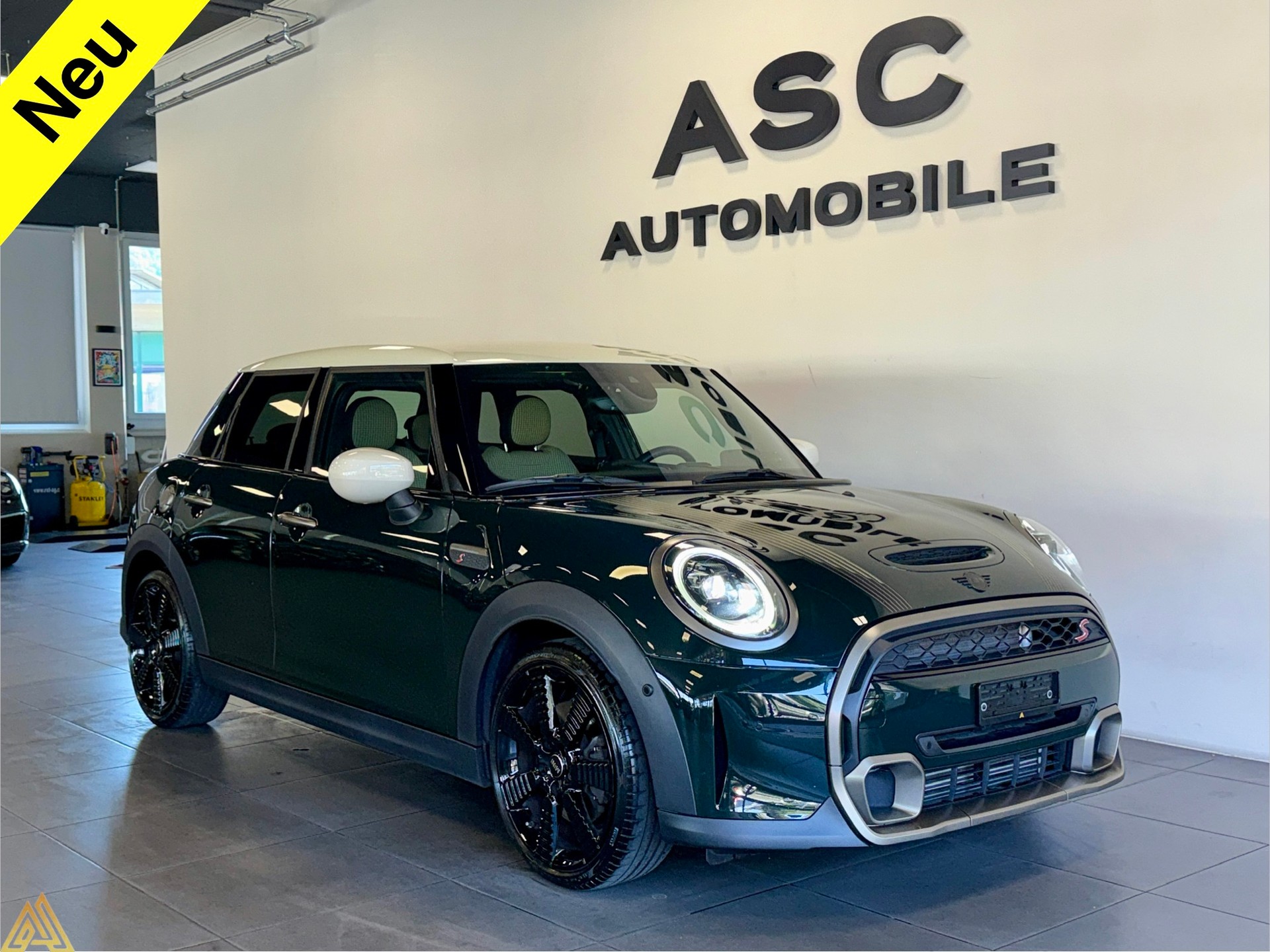 MINI Cooper S Steptronic DKG Resolute Edition-image-0