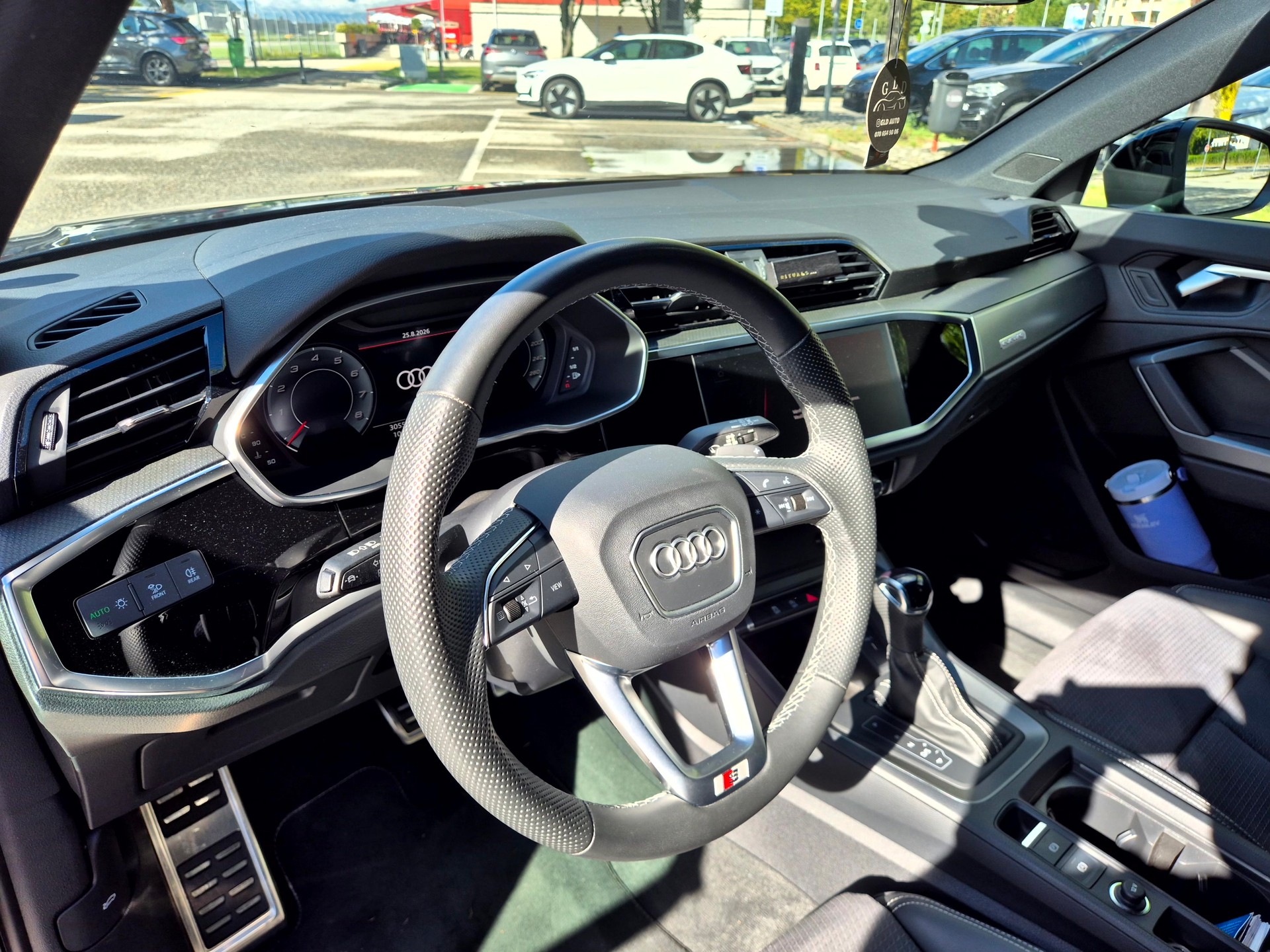 AUDI Q3 Sportback 40 TFSI S line quattro S-tronic-image-9