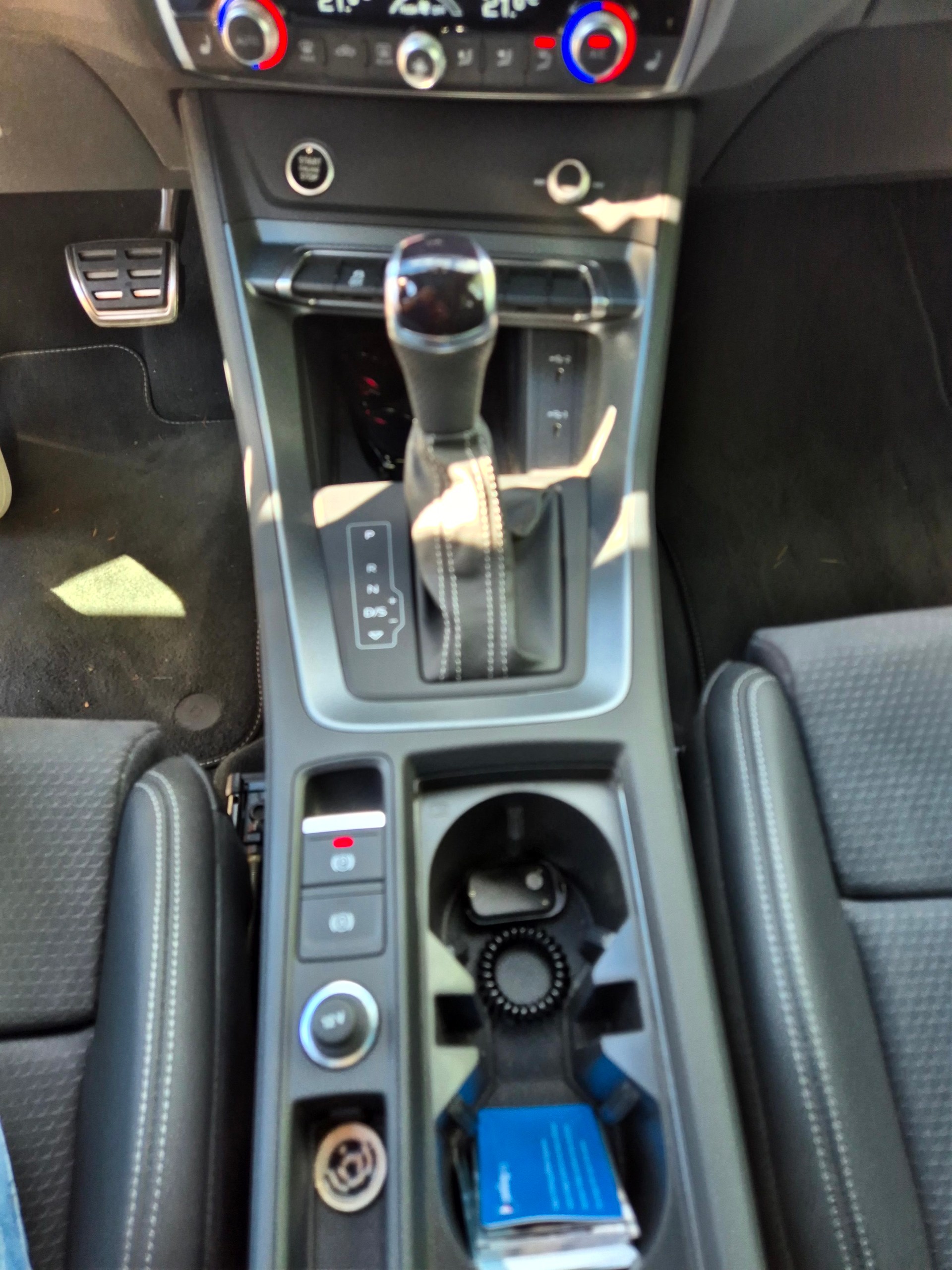 AUDI Q3 Sportback 40 TFSI S line quattro S-tronic-image-13