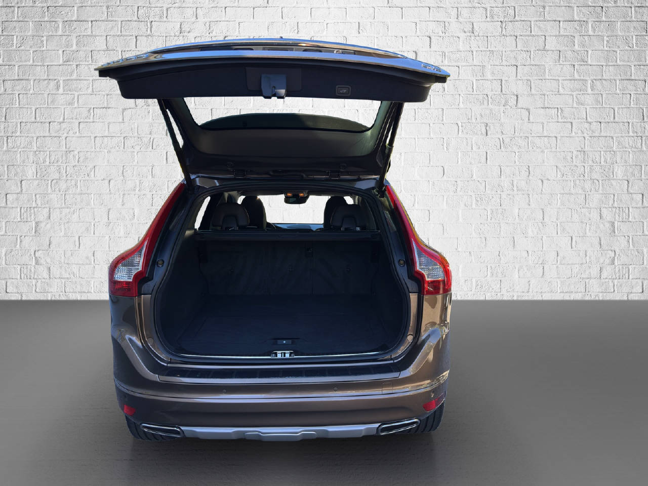 VOLVO XC60 2.4 D5 Executive Plus-image-6