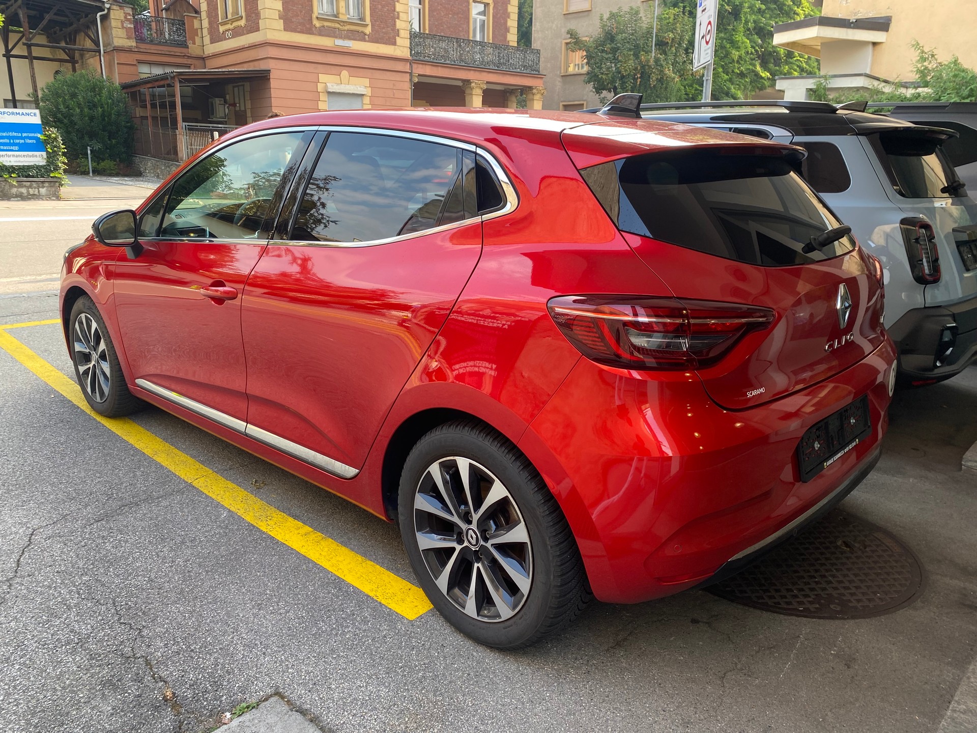 RENAULT Clio 1.6 E-Tech Techno-image-4