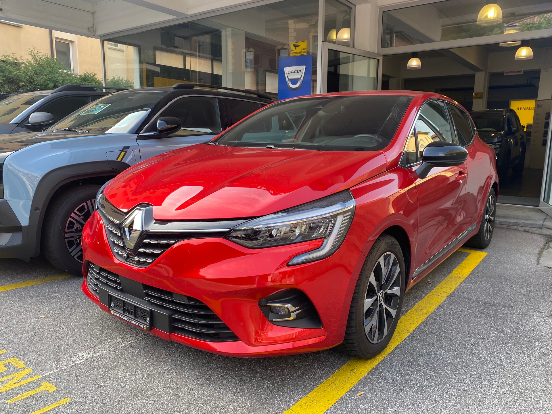 RENAULT Clio 1.6 E-Tech Techno-image-0