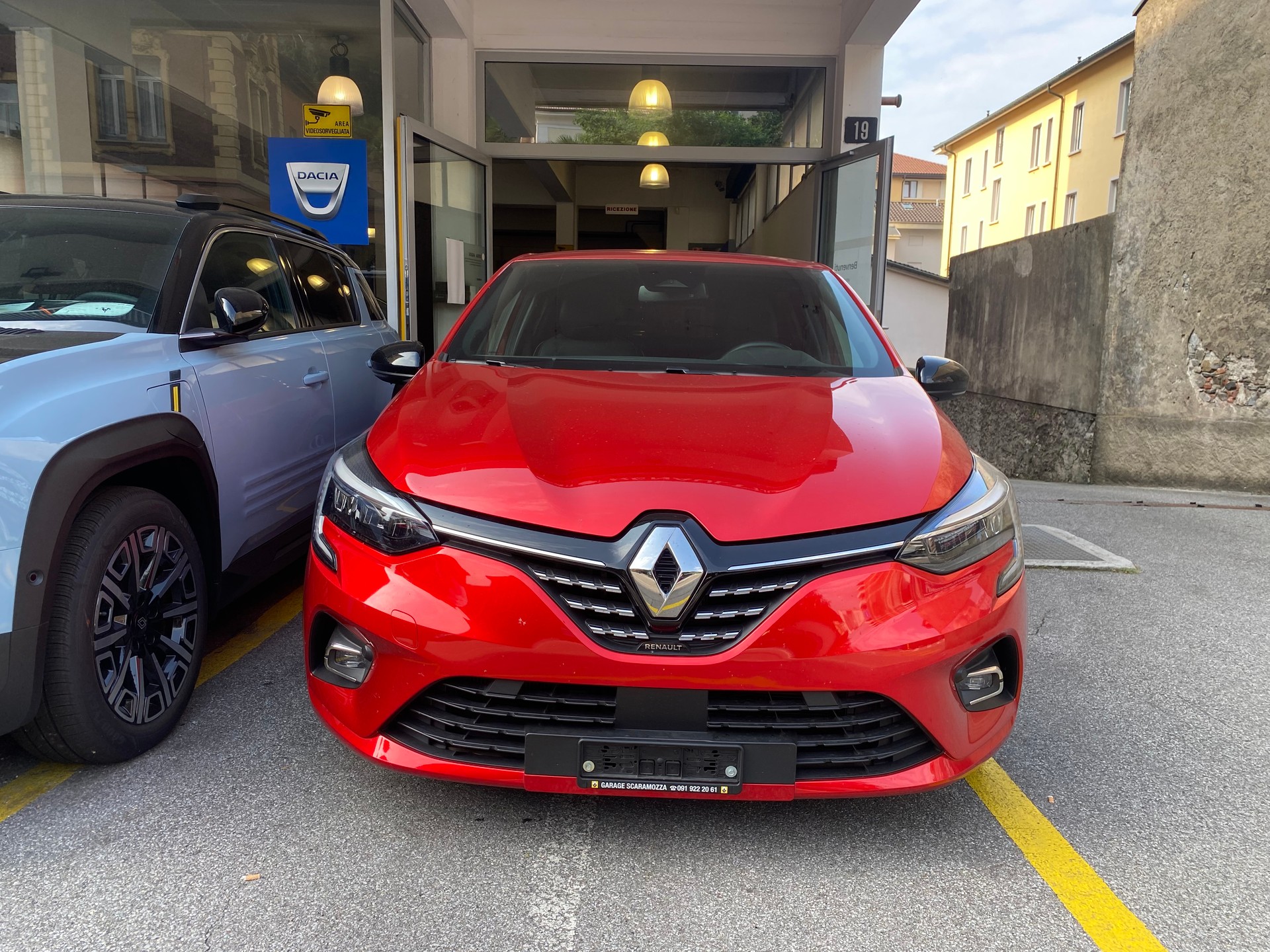 RENAULT Clio 1.6 E-Tech Techno-image-1