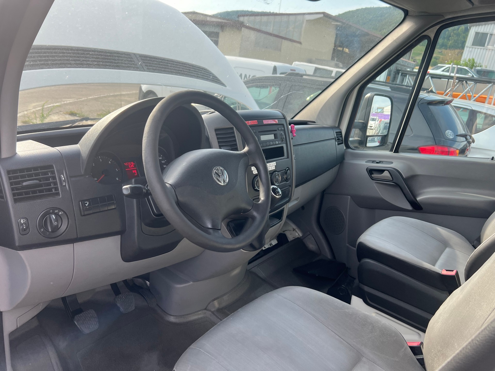 VW Crafter 35 2.0 TDI CR-image-8