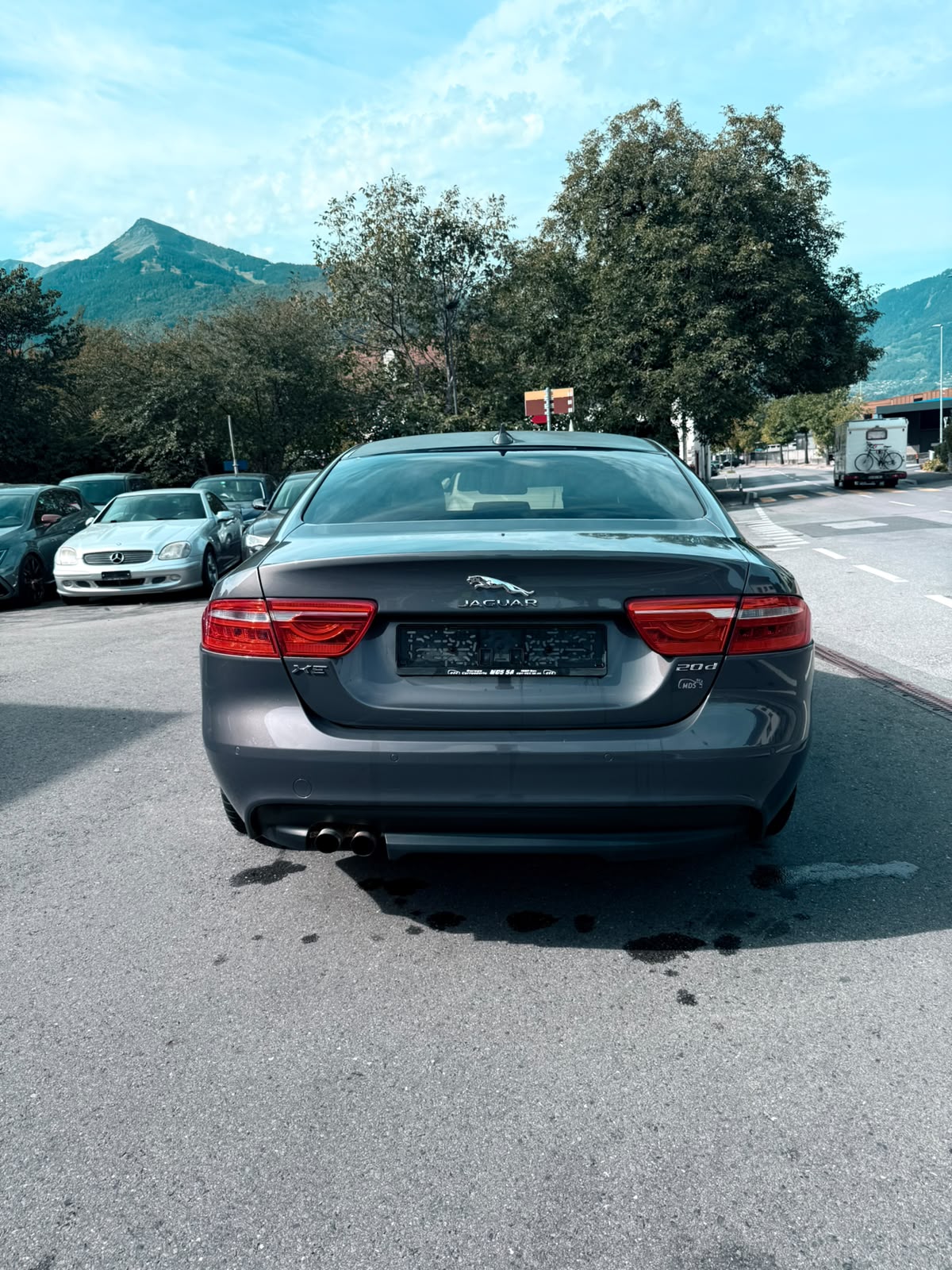 JAGUAR XE 20d R-Sport Automat-image-4