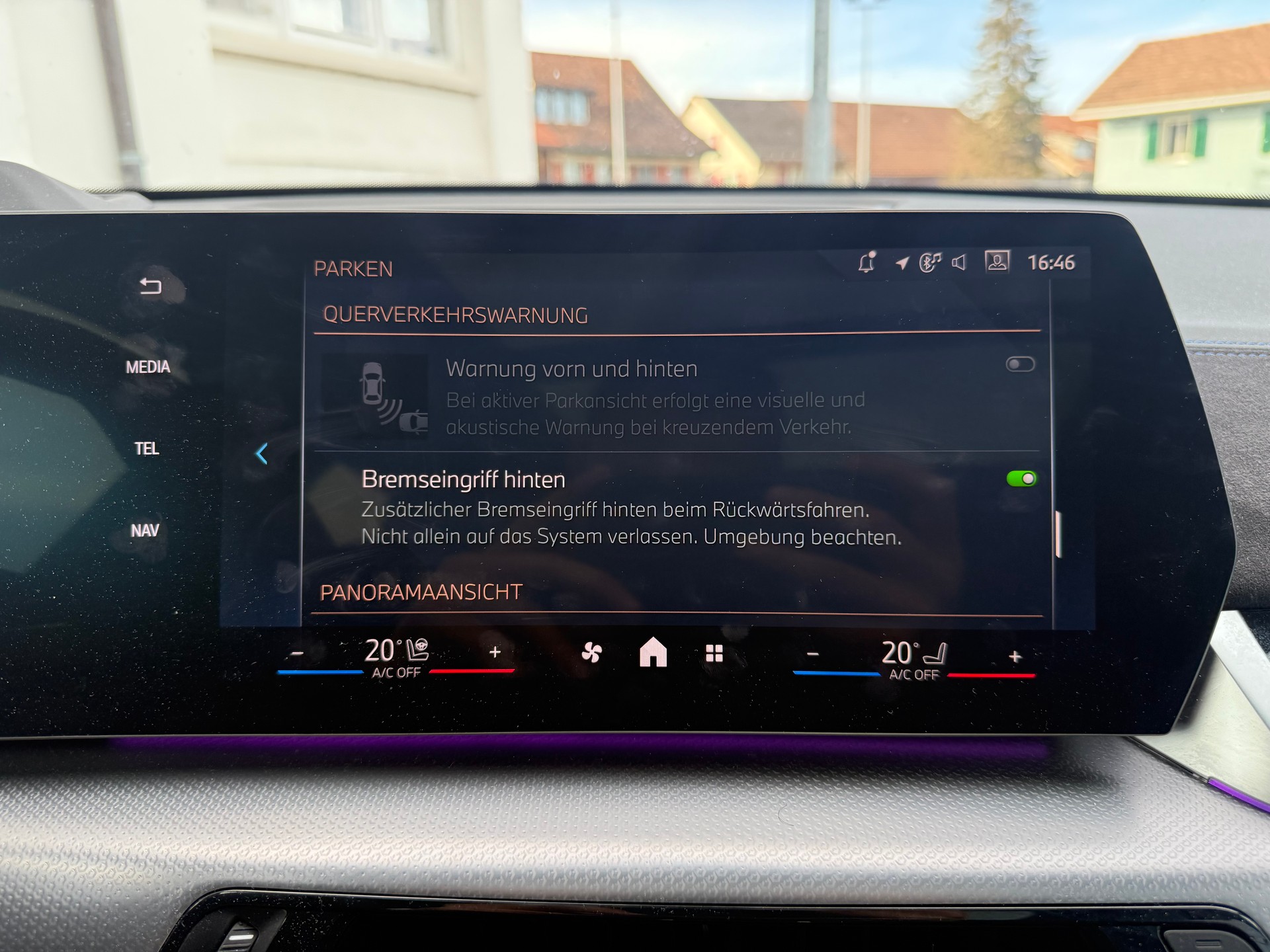 BMW X1 23i xDrive paddles M-SPORT PRO-image-23