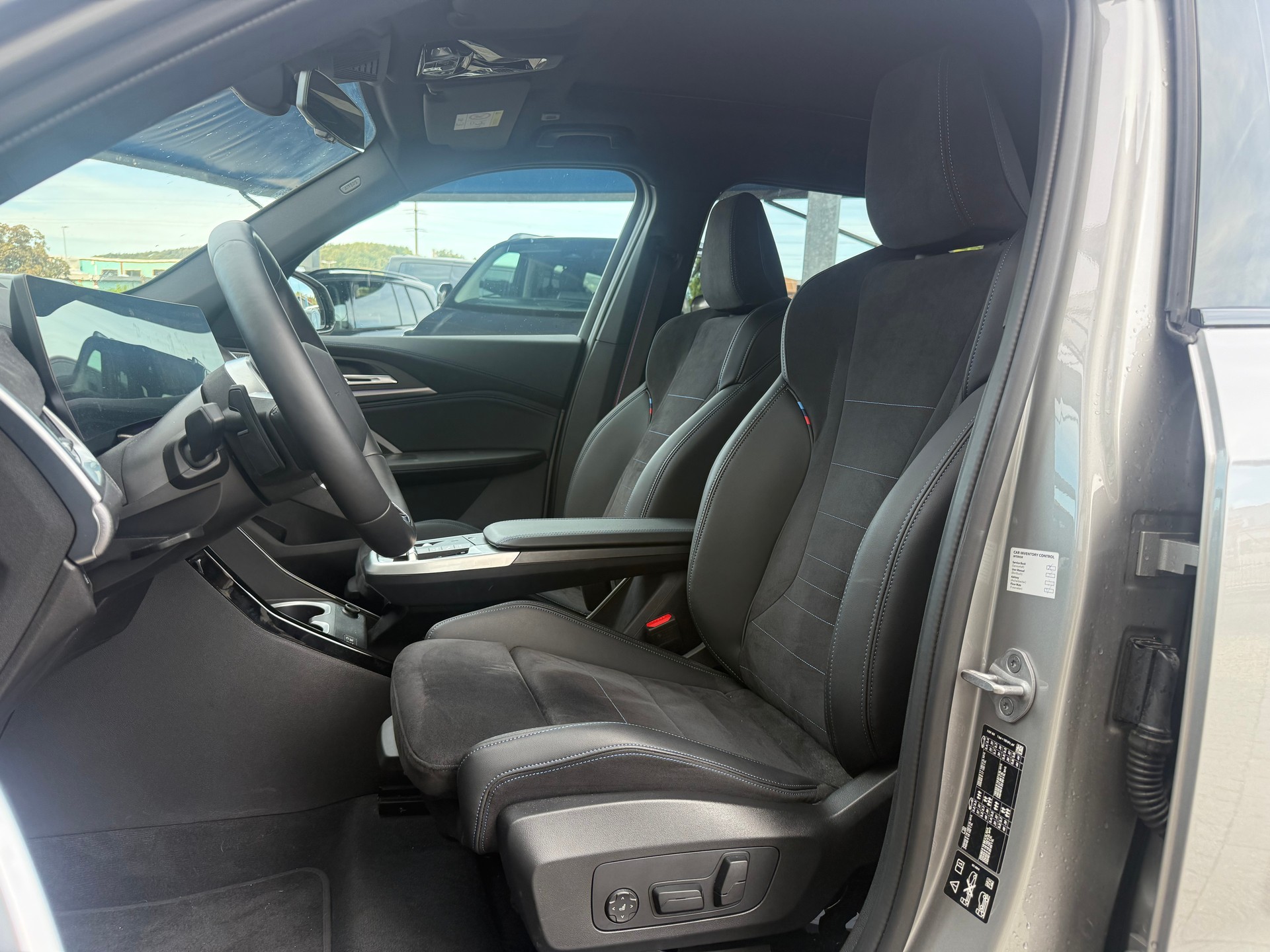 BMW X1 23i xDrive paddles M-SPORT PRO-image-7