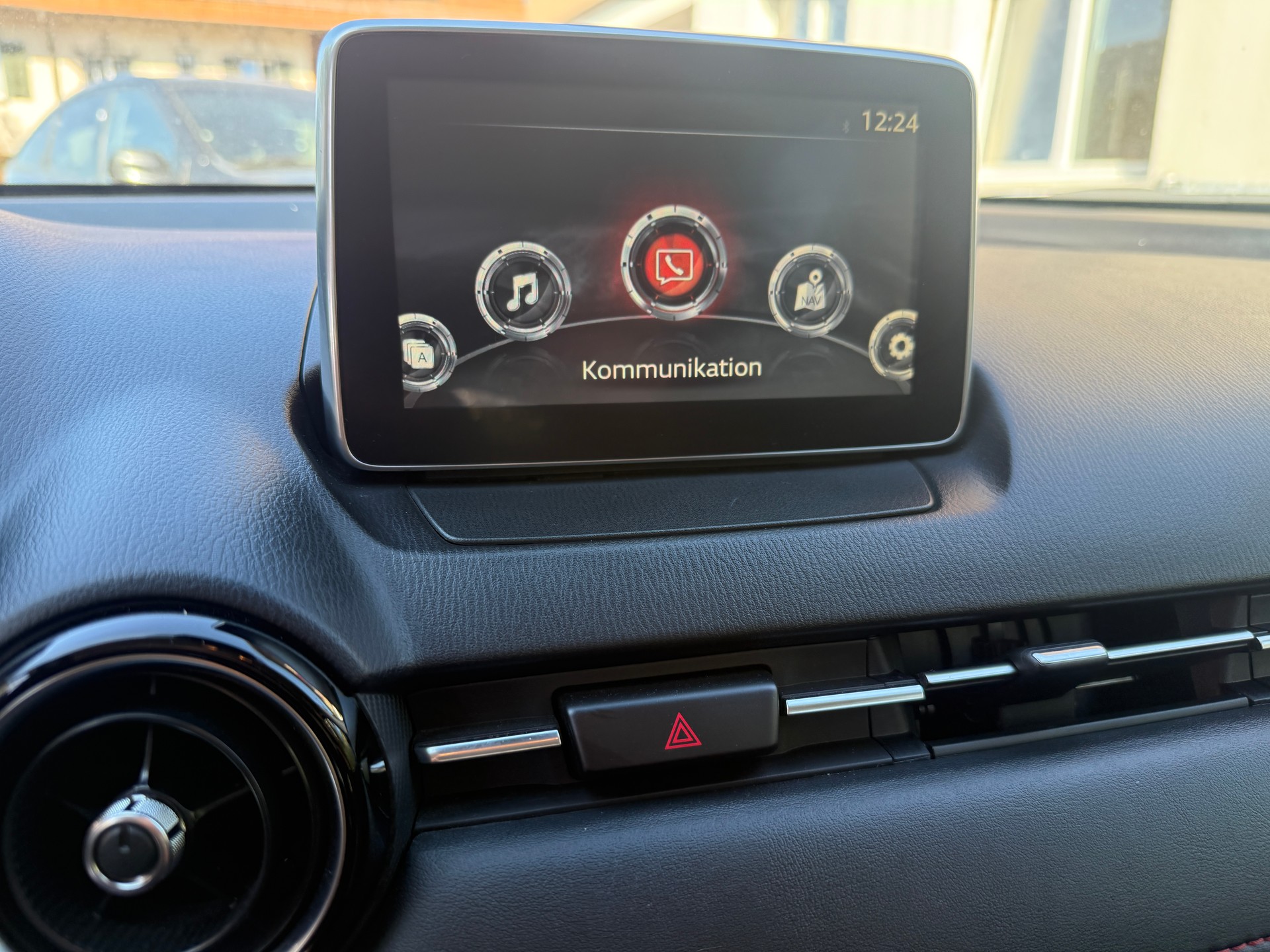MAZDA 2 1.5i 16V Skyactiv-G Revolution-image-7