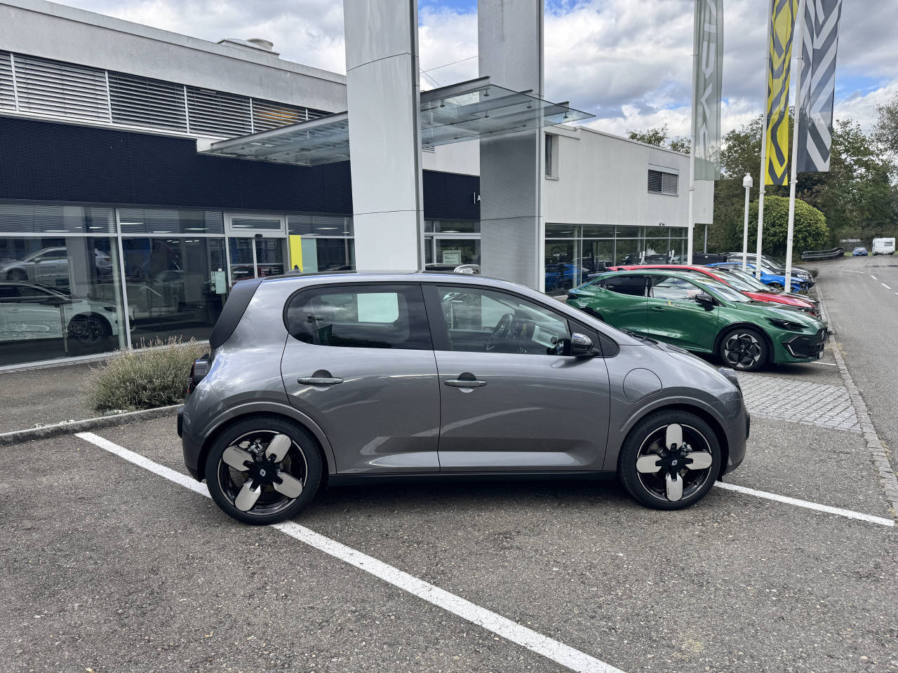 RENAULT Twingo E-Tech Urban Range evolution-image-5
