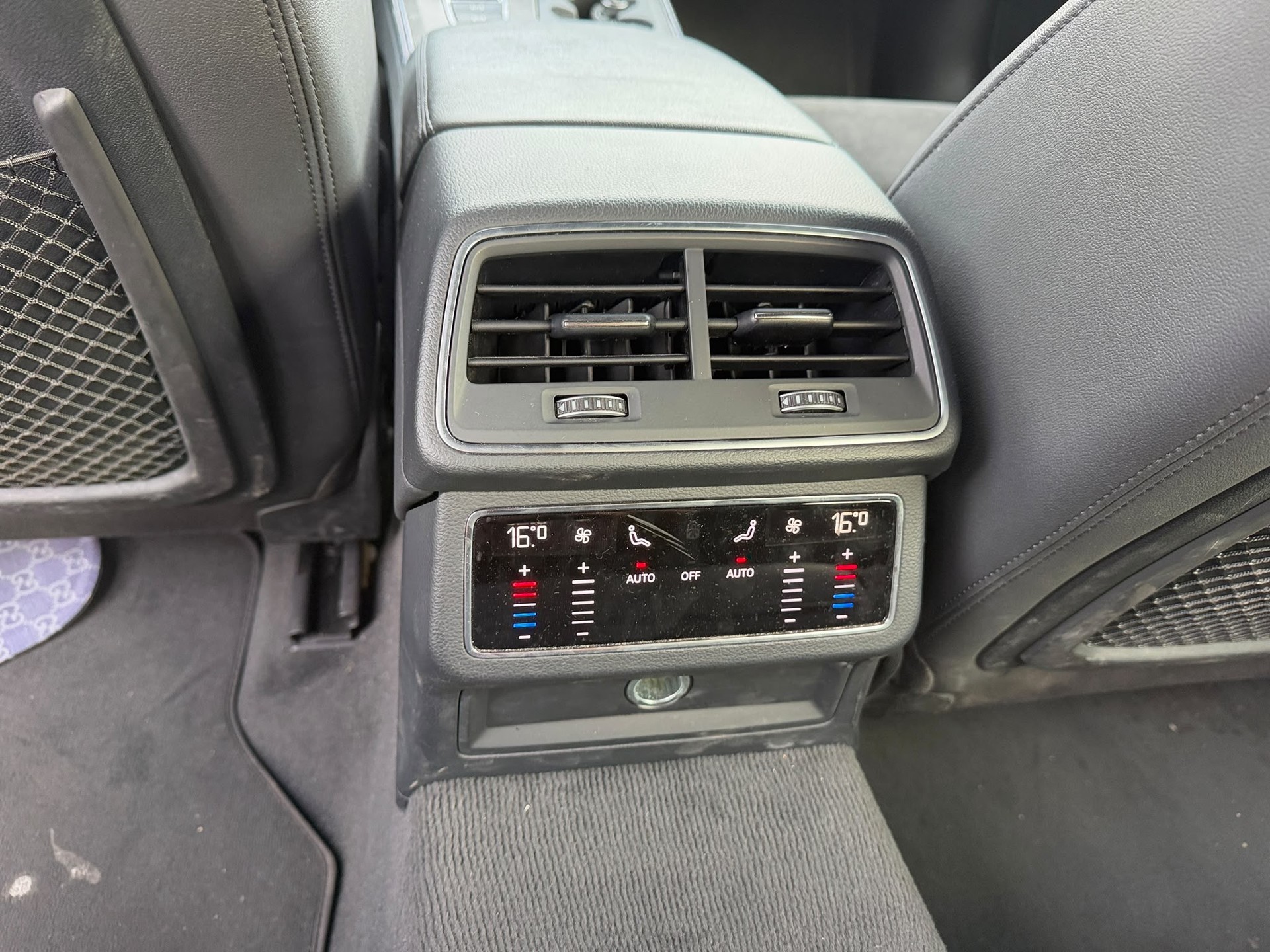 AUDI A6 Avant 40 TDI Sport Attraction quattro S-tronic-image-11