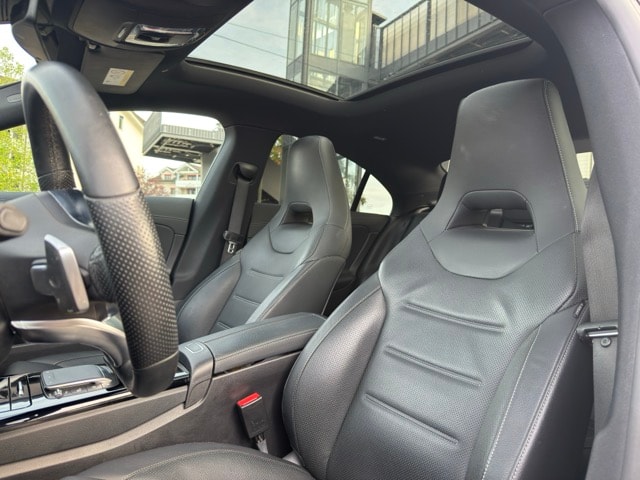 MERCEDES-BENZ CLA 220 d AMG Line-image-6