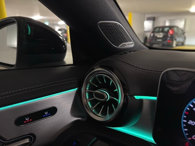 MERCEDES-BENZ CLA 220 d AMG Line-image-7