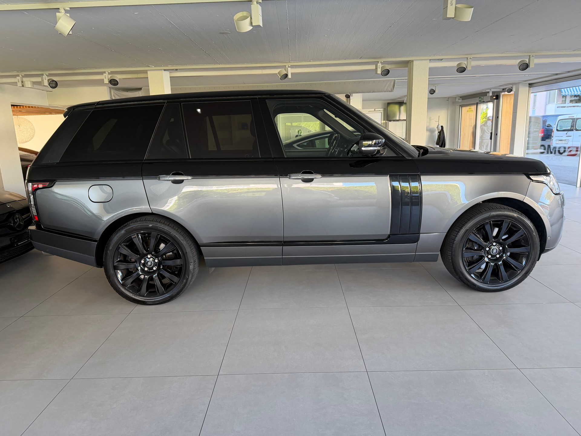 LAND ROVER Range Rover 5.0 V8 SC SV Autobiography Automatic-image-3