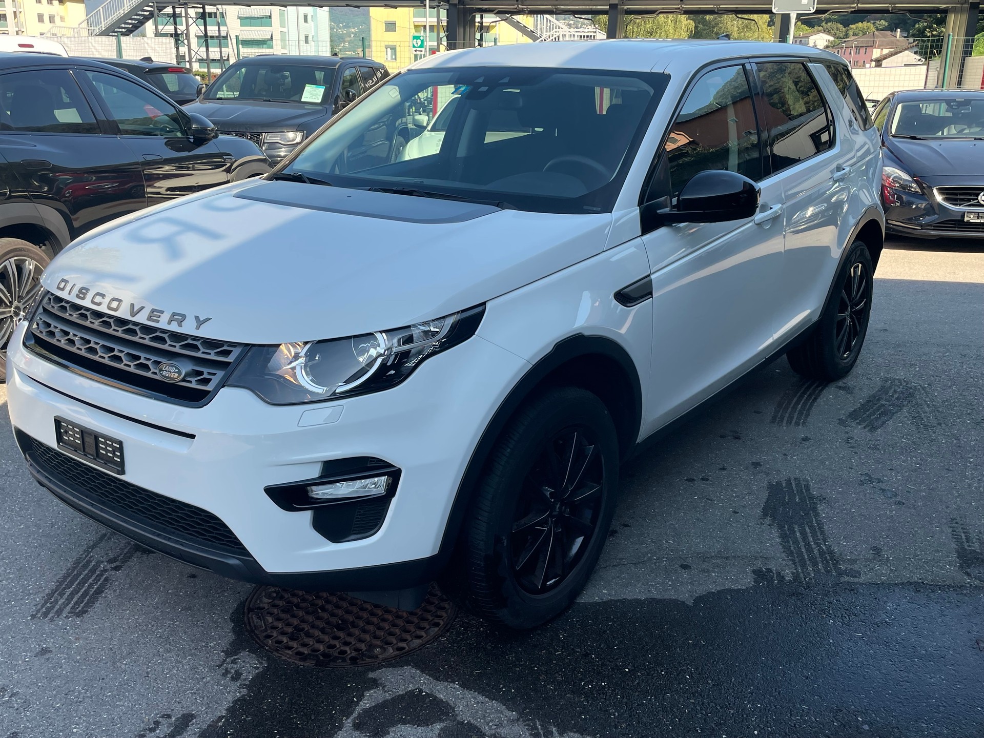 LAND ROVER Discovery Sport 2.0 TD4 Pure AT9-image-1