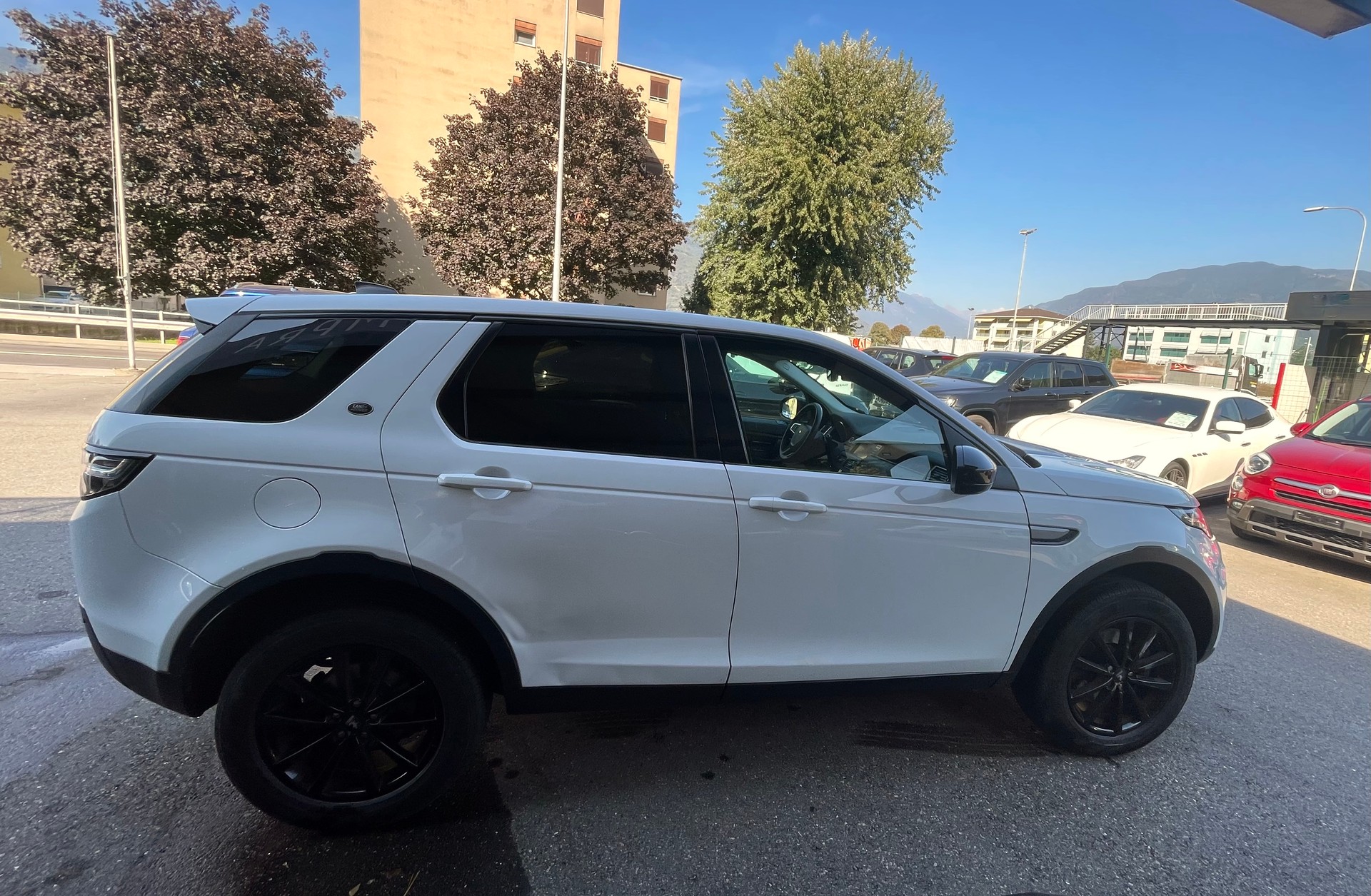 LAND ROVER Discovery Sport 2.0 TD4 Pure AT9-image-9