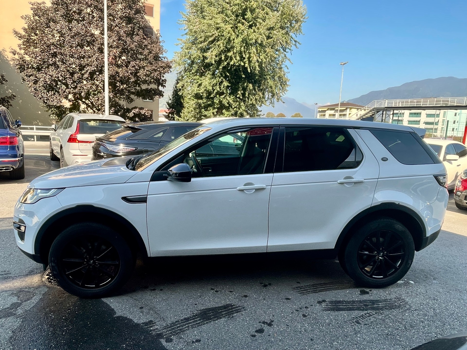 LAND ROVER Discovery Sport 2.0 TD4 Pure AT9-image-2