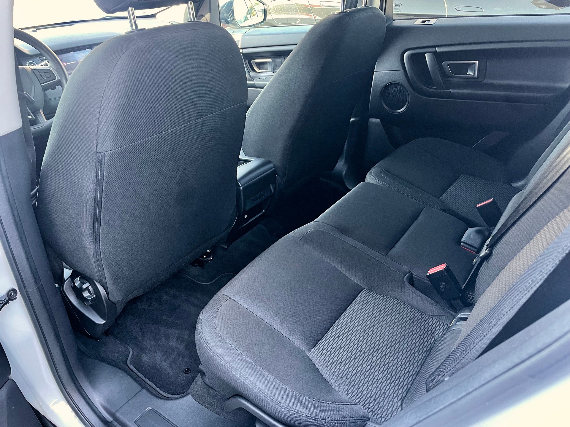 LAND ROVER Discovery Sport 2.0 TD4 Pure AT9-image-4
