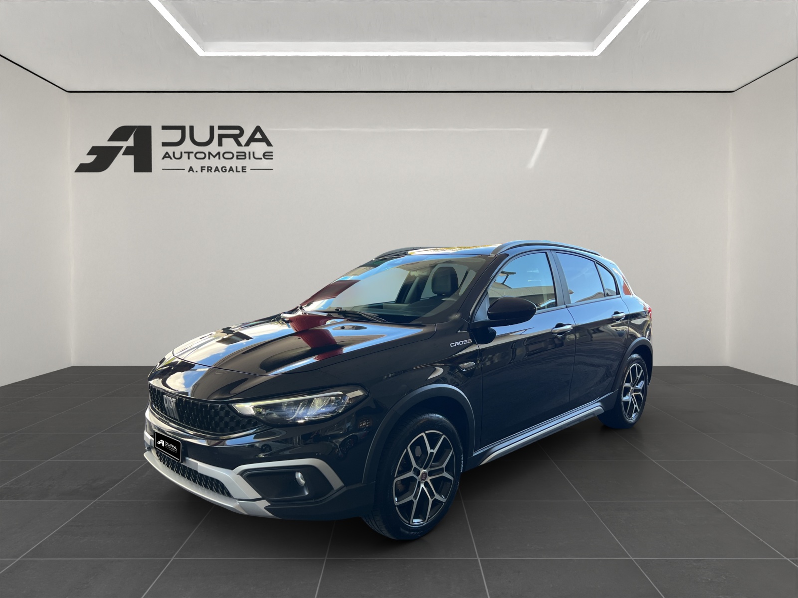 FIAT Tipo 1.5 Hybrid Cross-image-1
