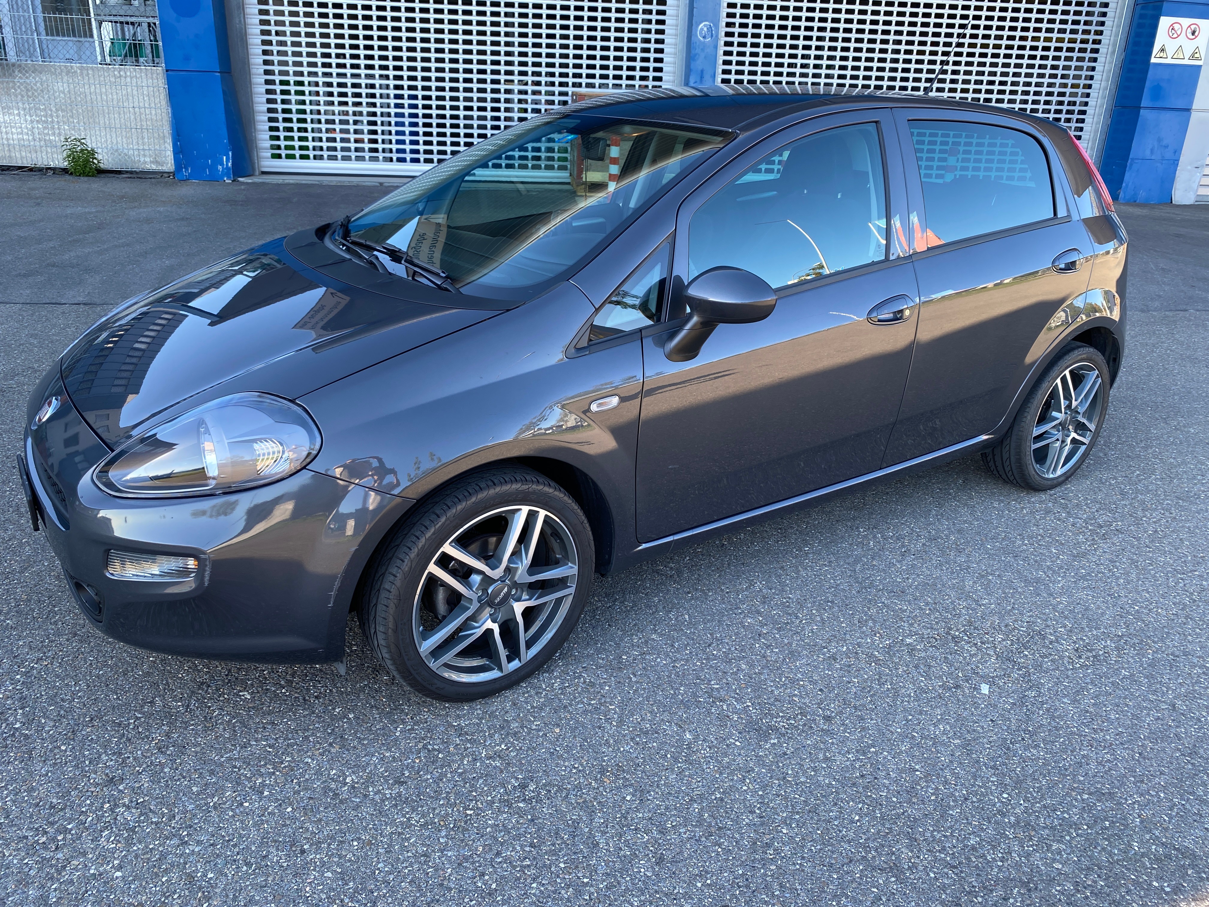 Car photo