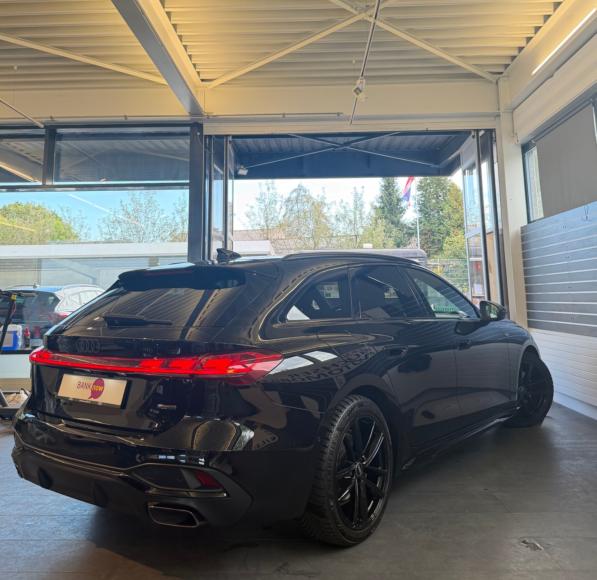 AUDI A5 Avant TFSI quattro S-Line 150 kW S tronic-image-4