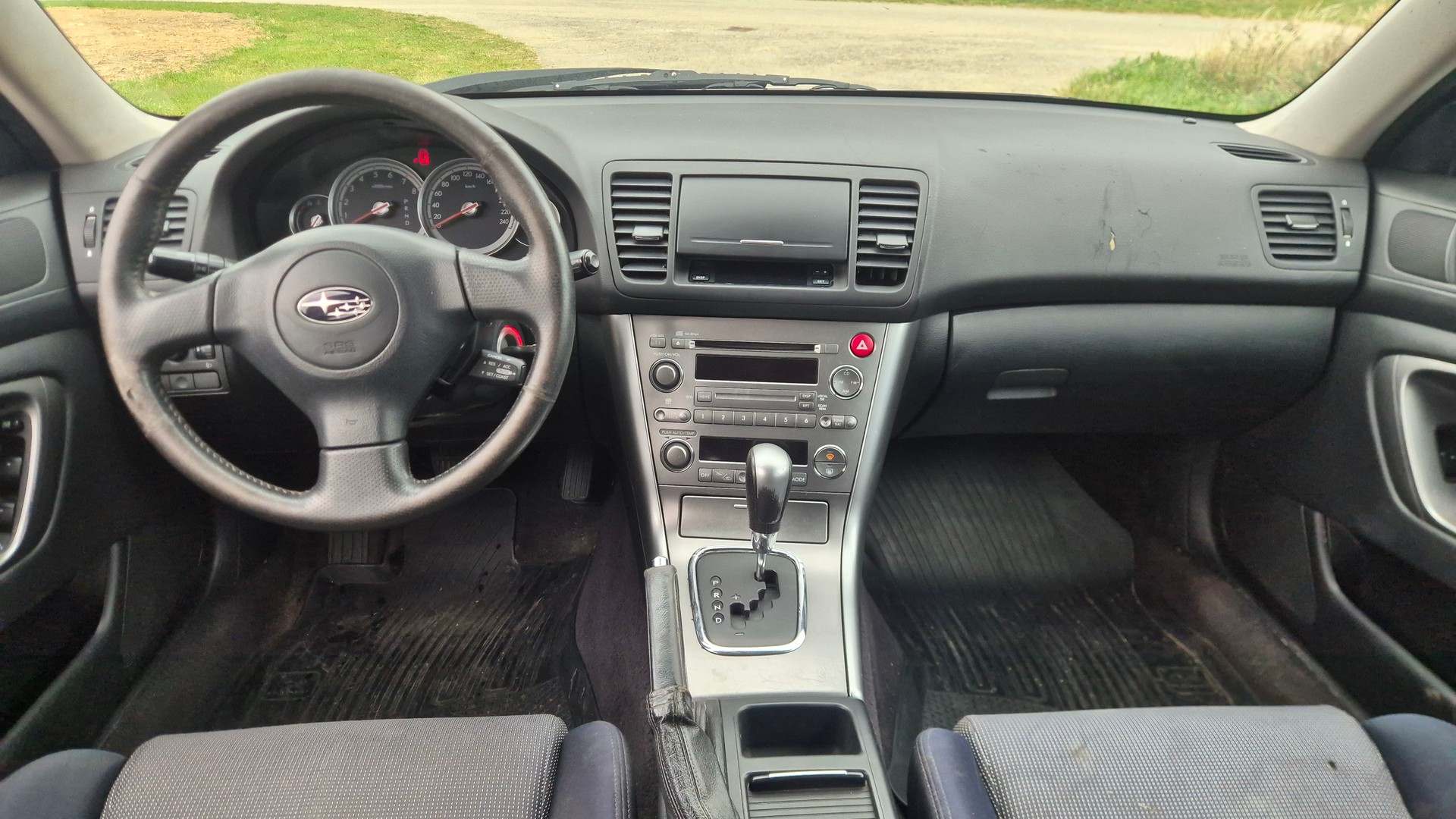 SUBARU Legacy 2.0R AWD Swiss-image-6