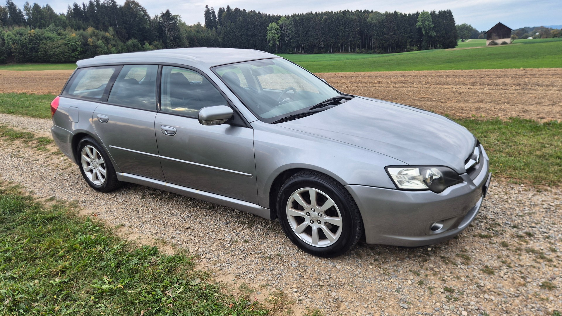 SUBARU Legacy 2.0R AWD Swiss-image-1