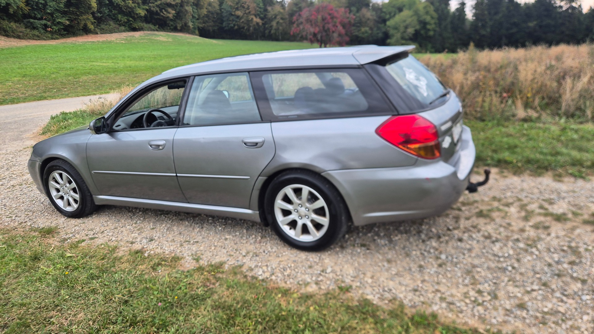 SUBARU Legacy 2.0R AWD Swiss-image-3