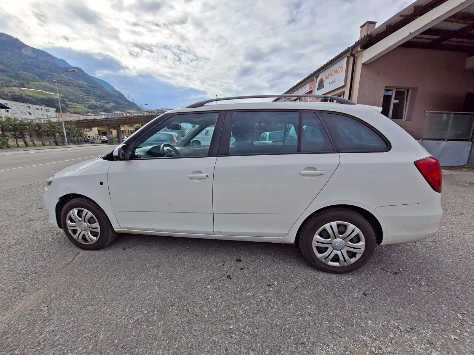 SKODA Fabia 1.2 TSI Ambition Plus-image-5