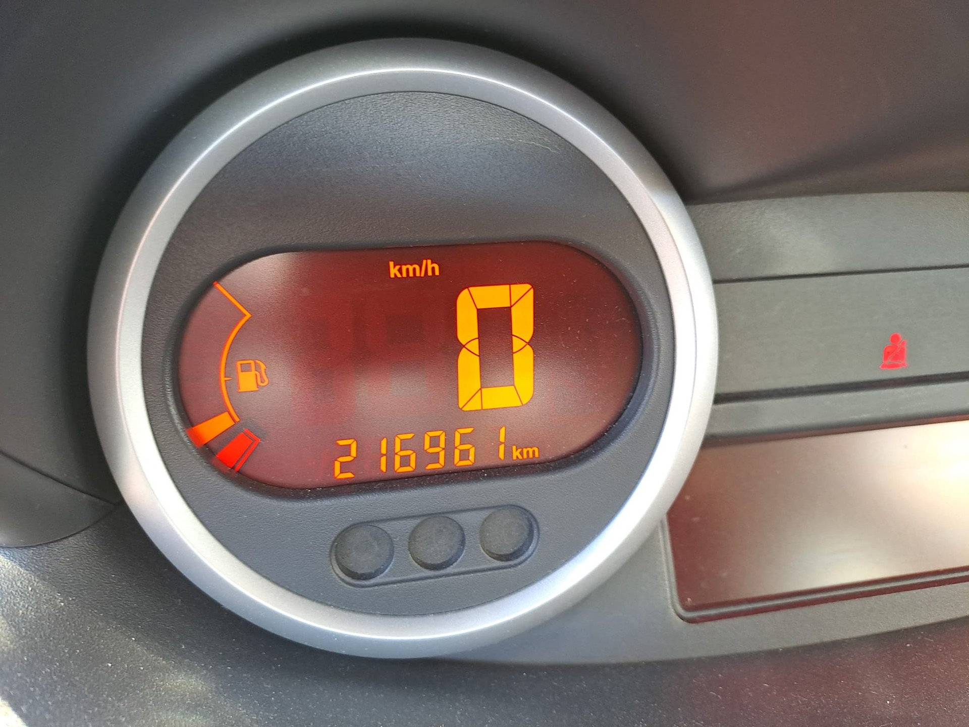 RENAULT Twingo 1.2 Authentique Advantage-image-9