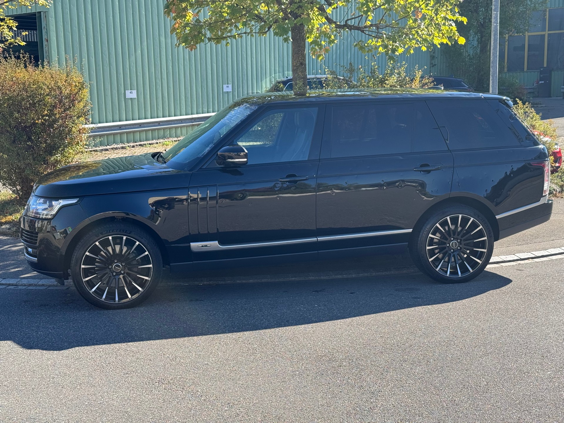 LAND ROVER Range Rover LWB 5.0 V8 SC Autobiography Automatic-image-3
