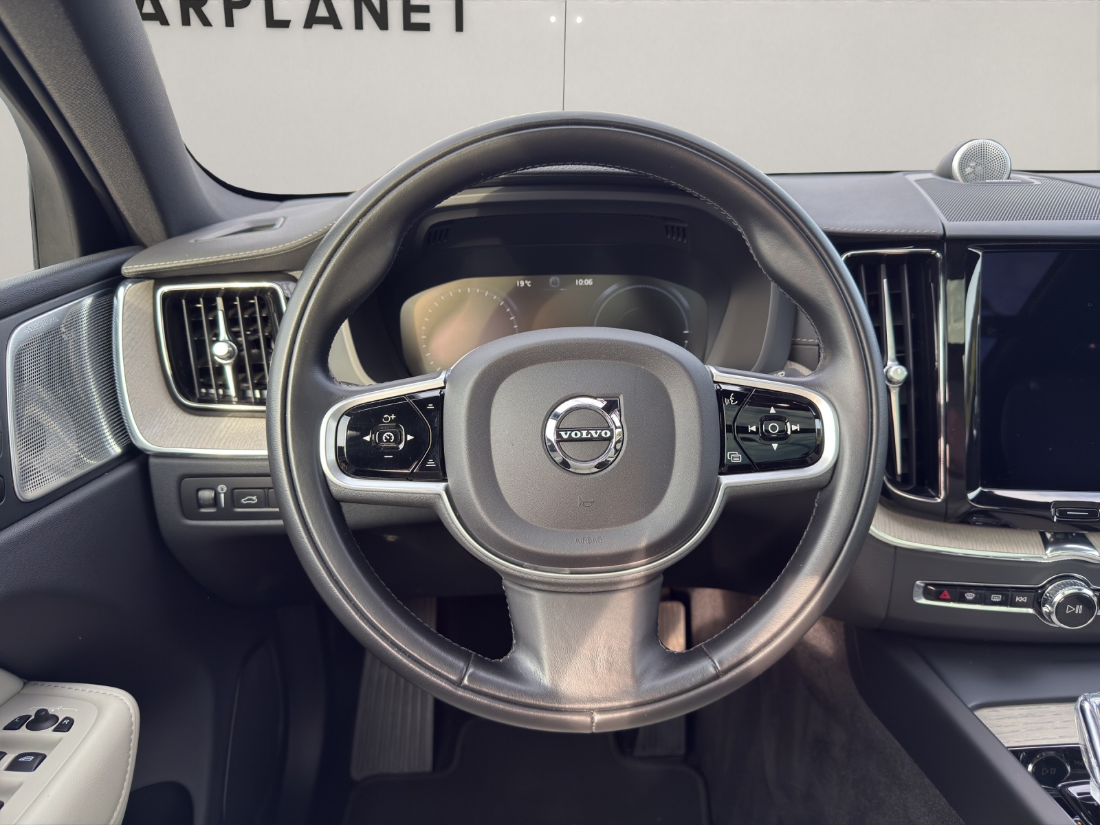 VOLVO XC60 2.0 T8 TE Inscription eAWD-image-9