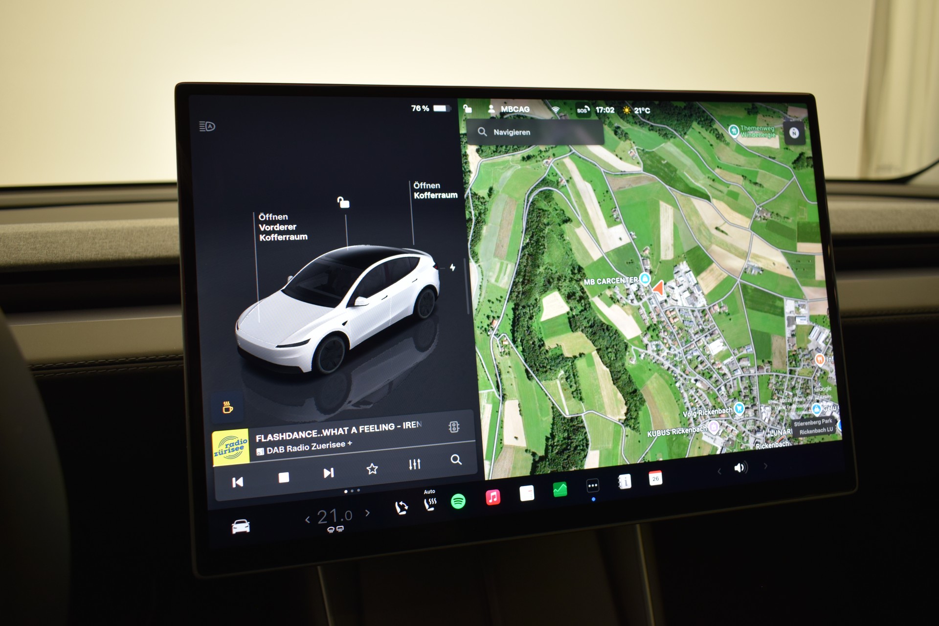 TESLA Model Y 534km WLTP, CH IVI, 2026er Facelift mit schwarzem Dachhimmel und neuem 16 Zoll Monitor-image-18
