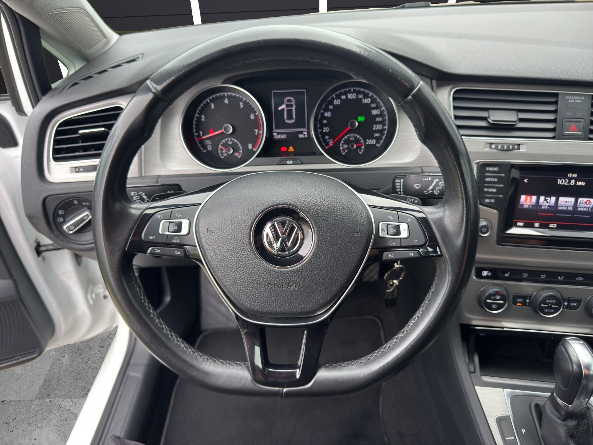 VW Golf 1.4 TSI Highline DSG-image-10