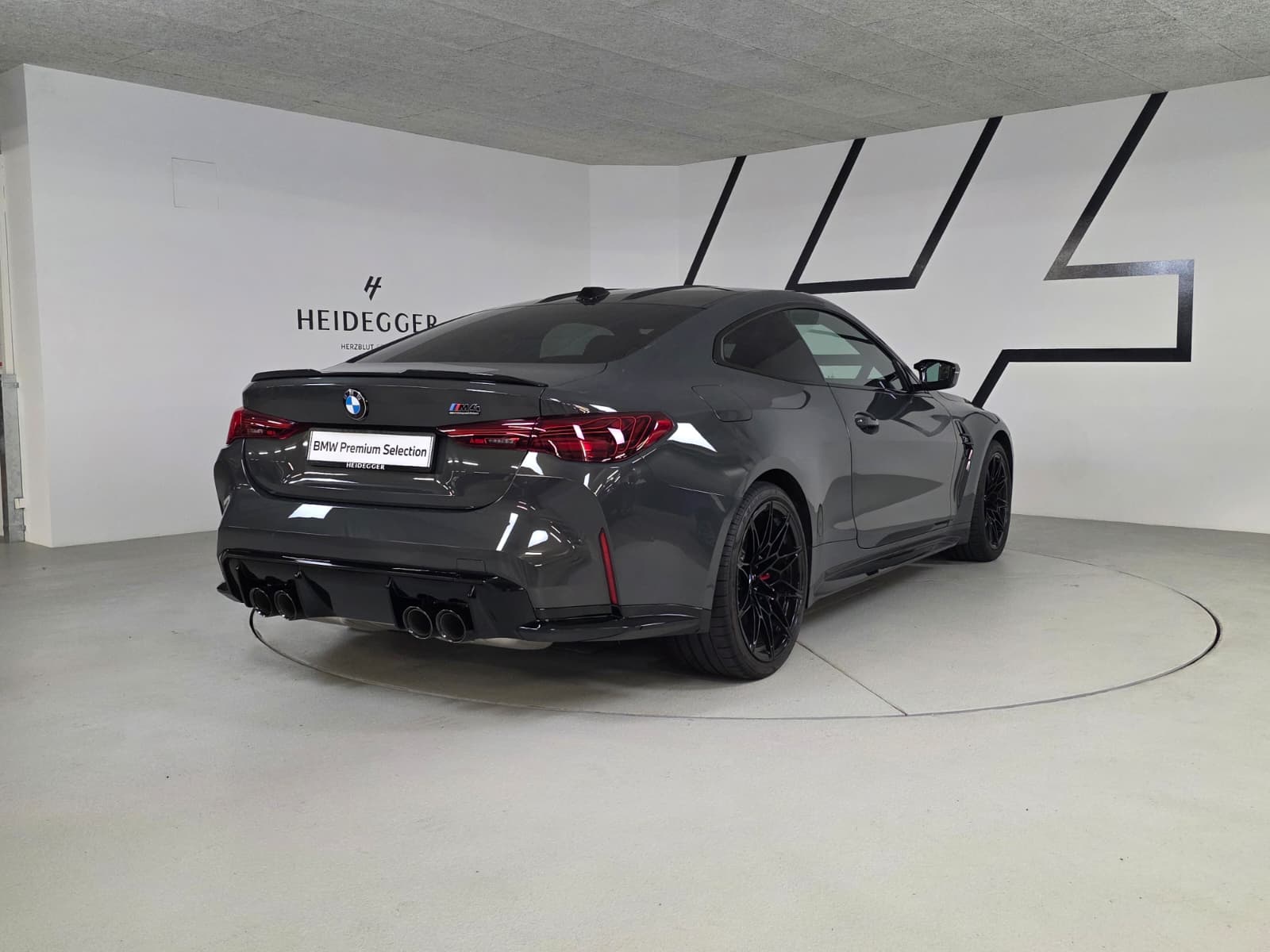 BMW M4 Coupé Competition M xDrive-image-11
