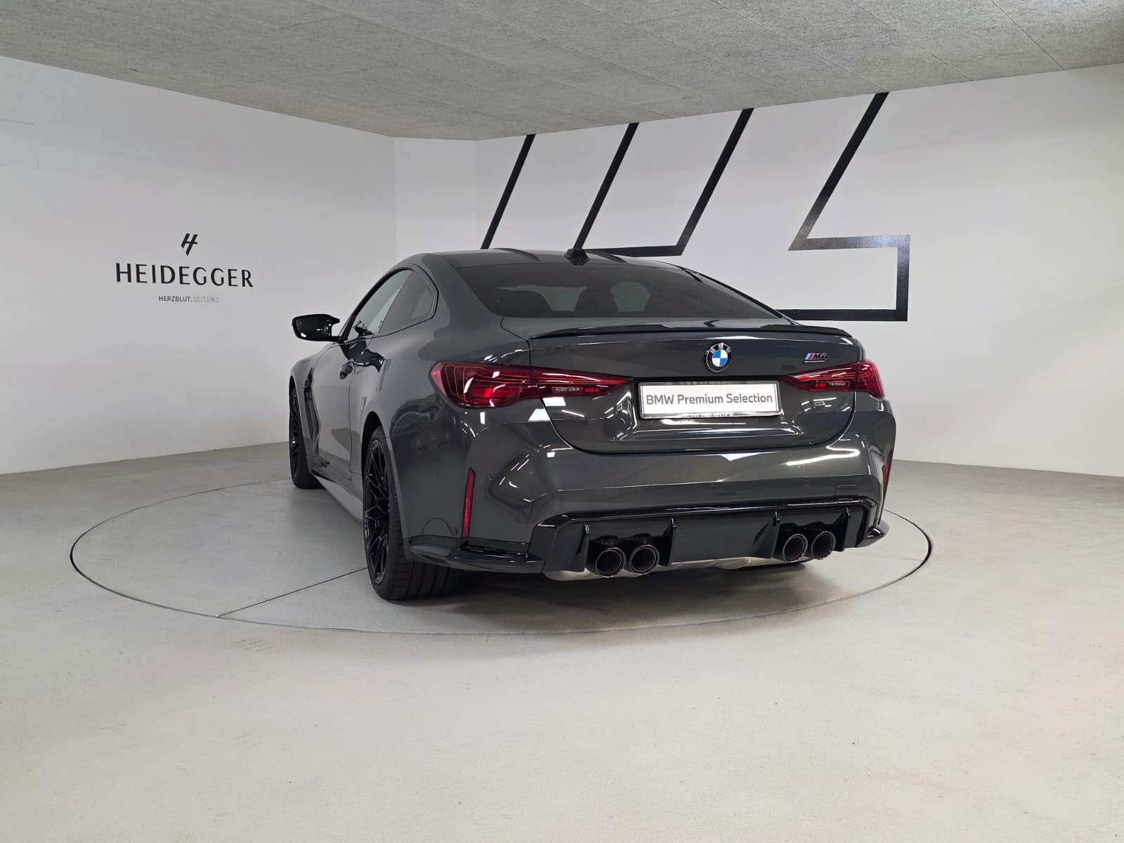 BMW M4 Coupé Competition M xDrive-image-10