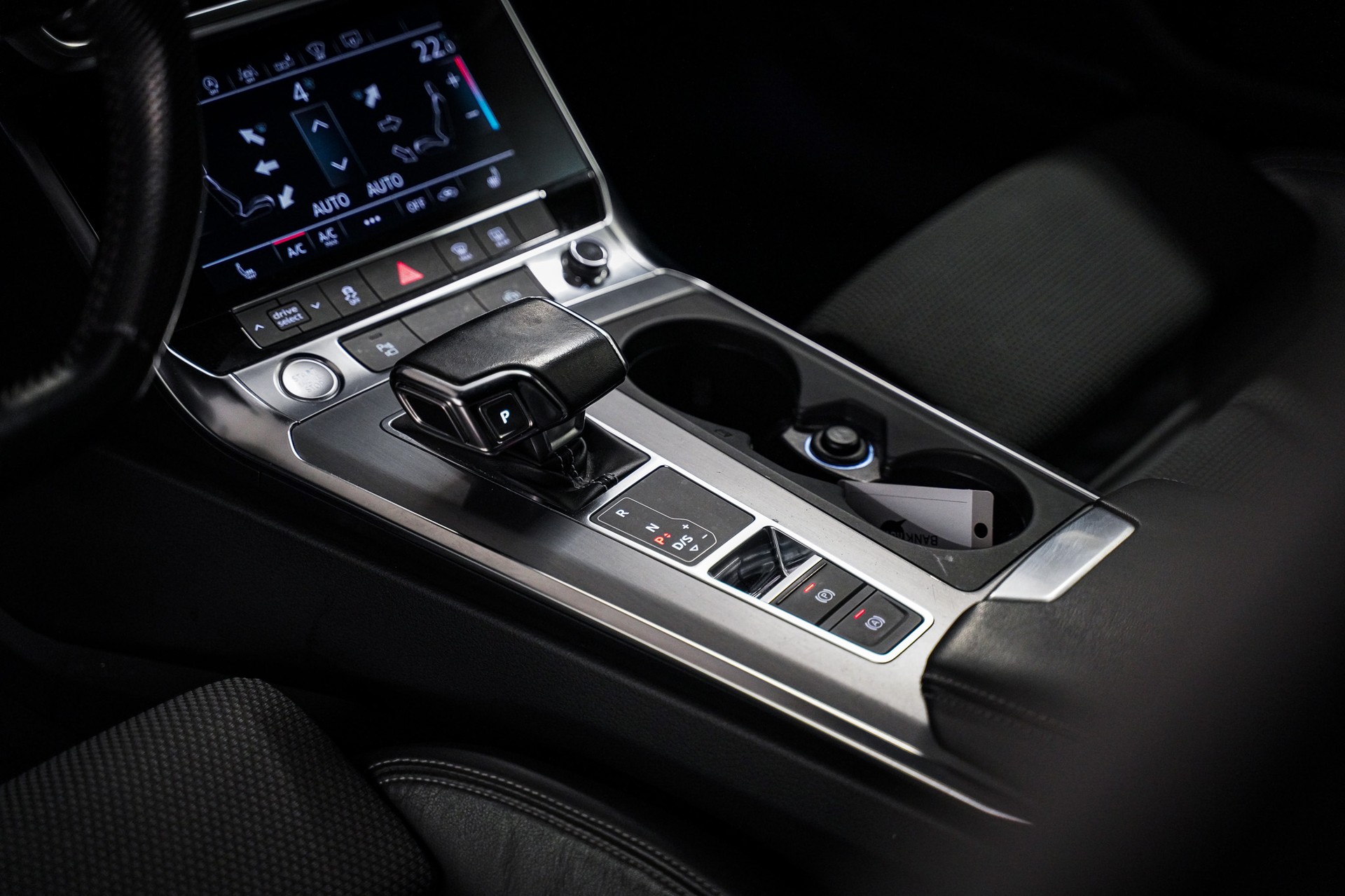 AUDI A6 Avant 40 TDI Sport quattro S-tronic-image-6