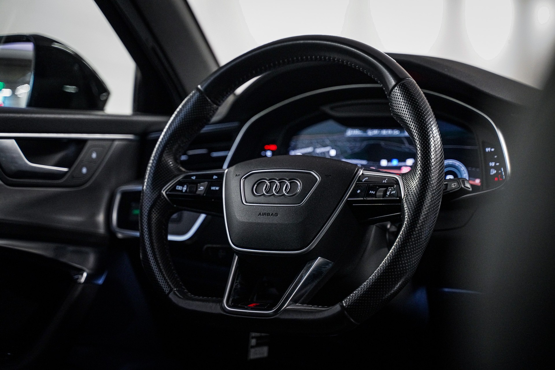 AUDI A6 Avant 40 TDI Sport quattro S-tronic-image-8
